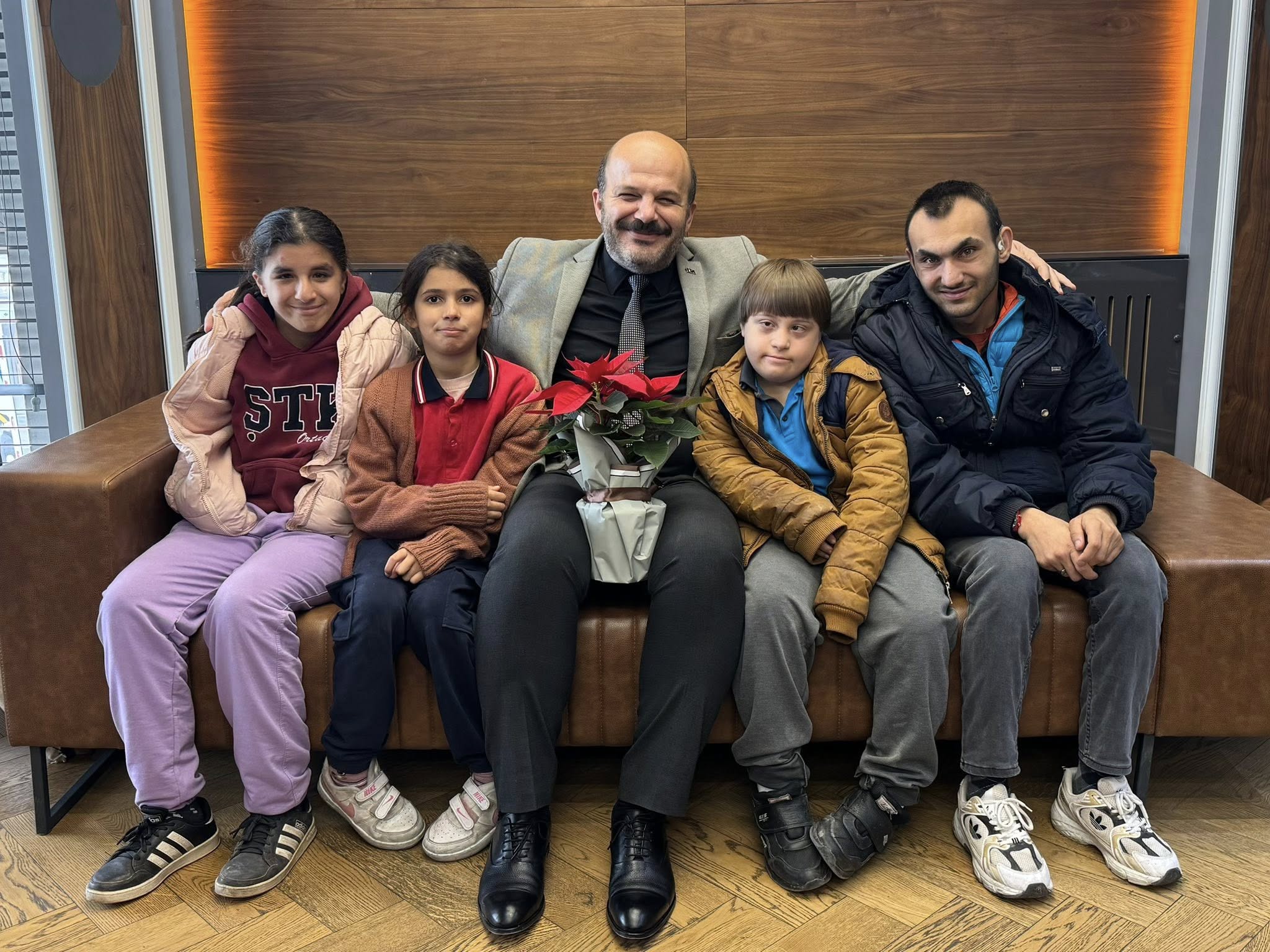 593984780 122204636018335762 426660906864380676 N