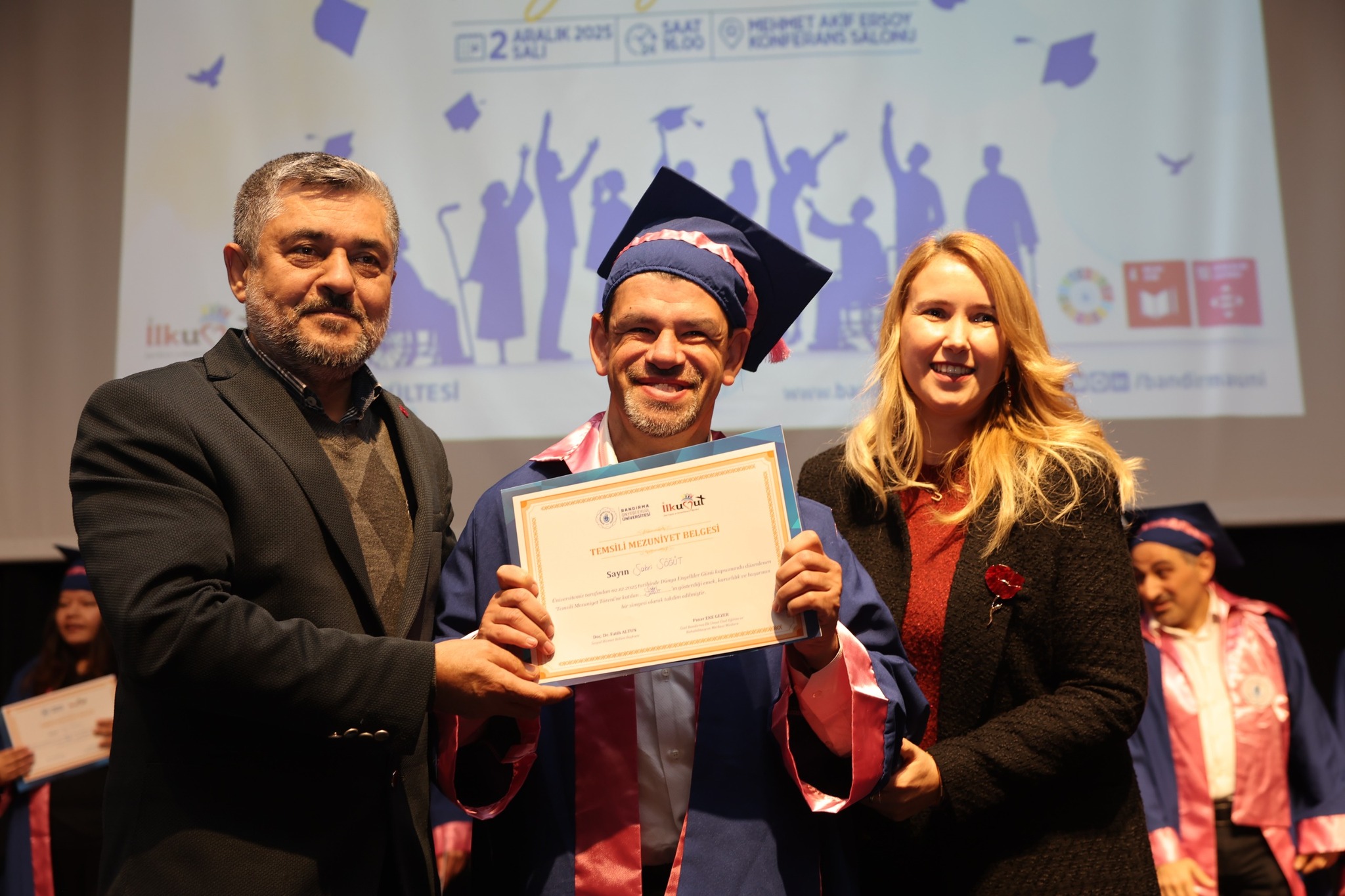 593994799 1337515511505925 1743904567606052186 N