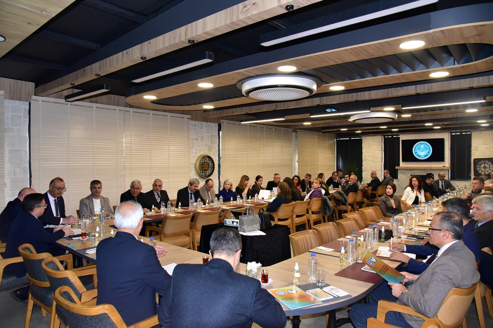 595668065 1293833092773879 8403591962308776555 N