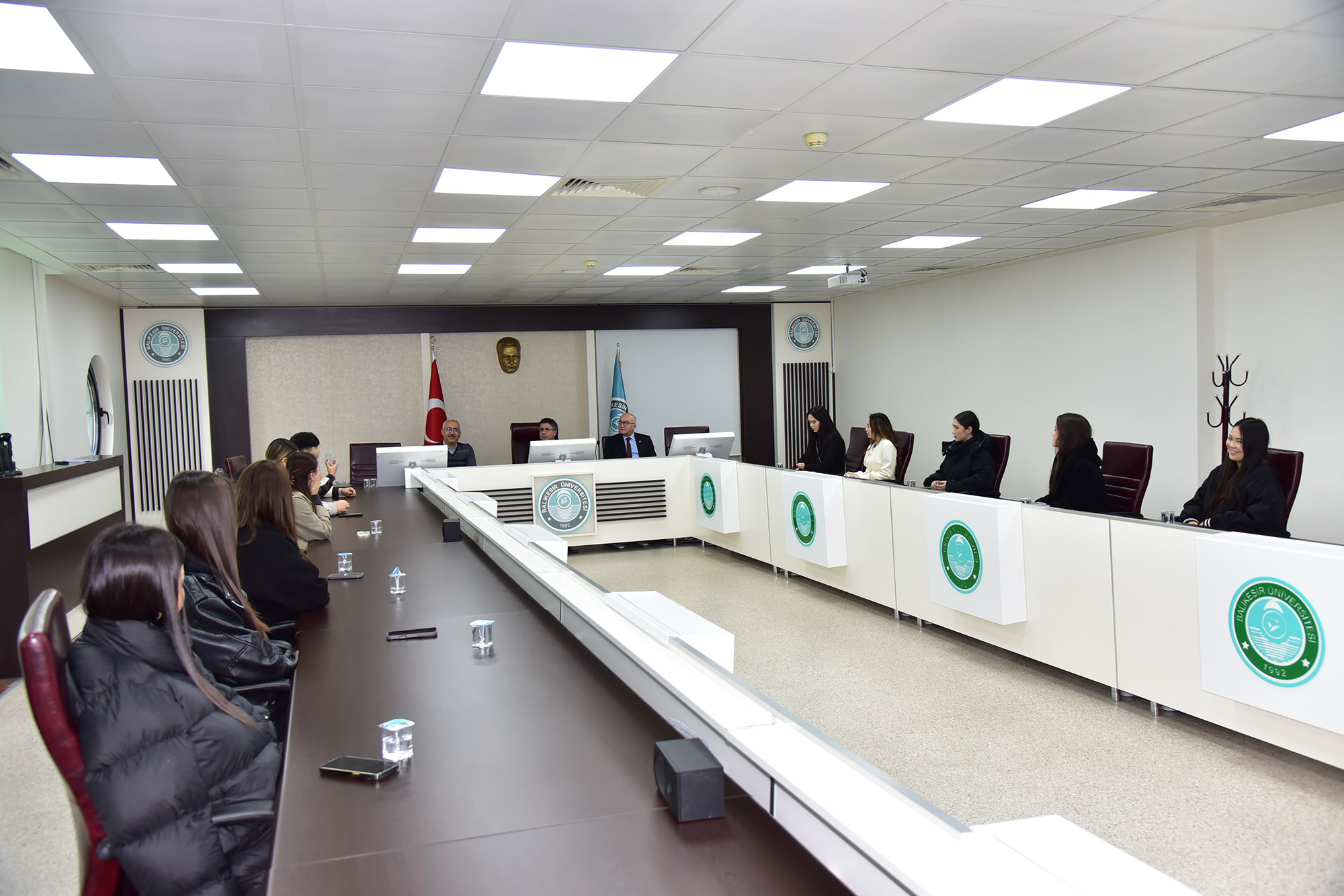 595767216 1289252633231925 46985994061563169 N