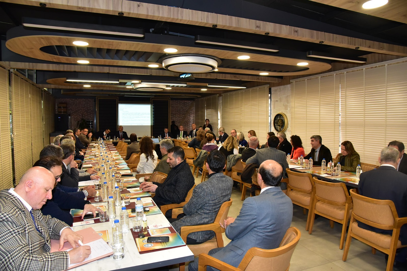 596485313 1293833099440545 8512079421731894463 N