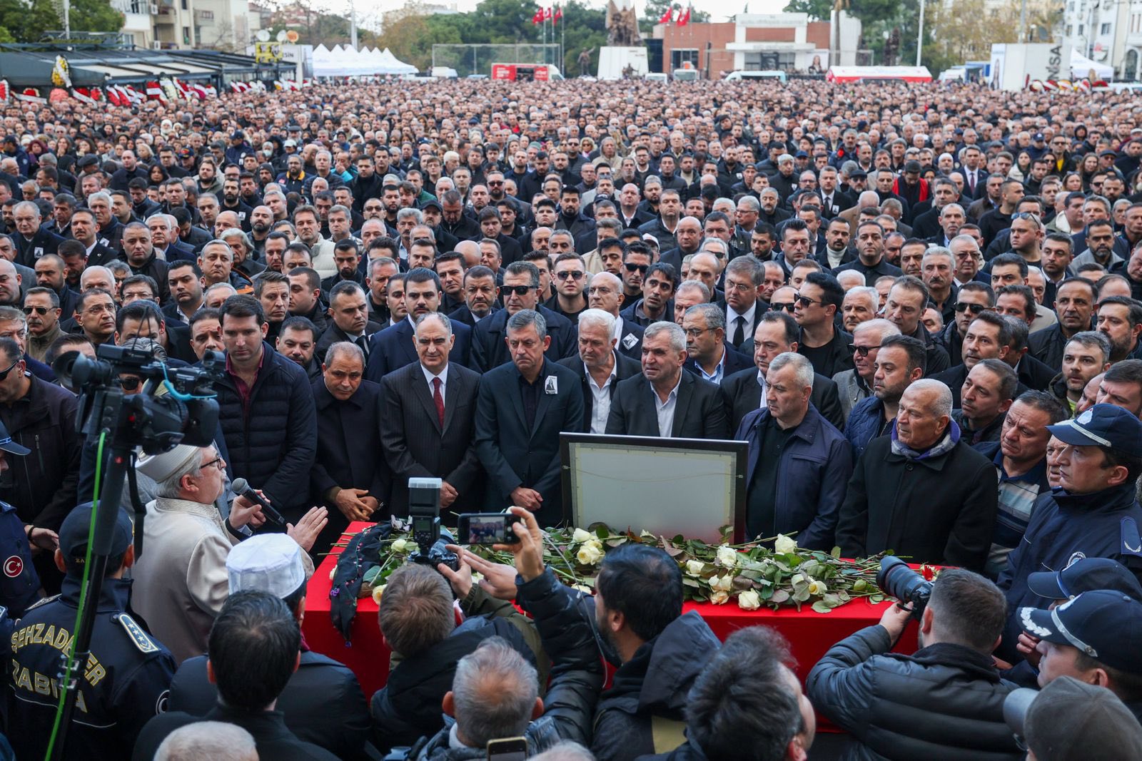 598848210 1484189393068574 899458984932661695 N