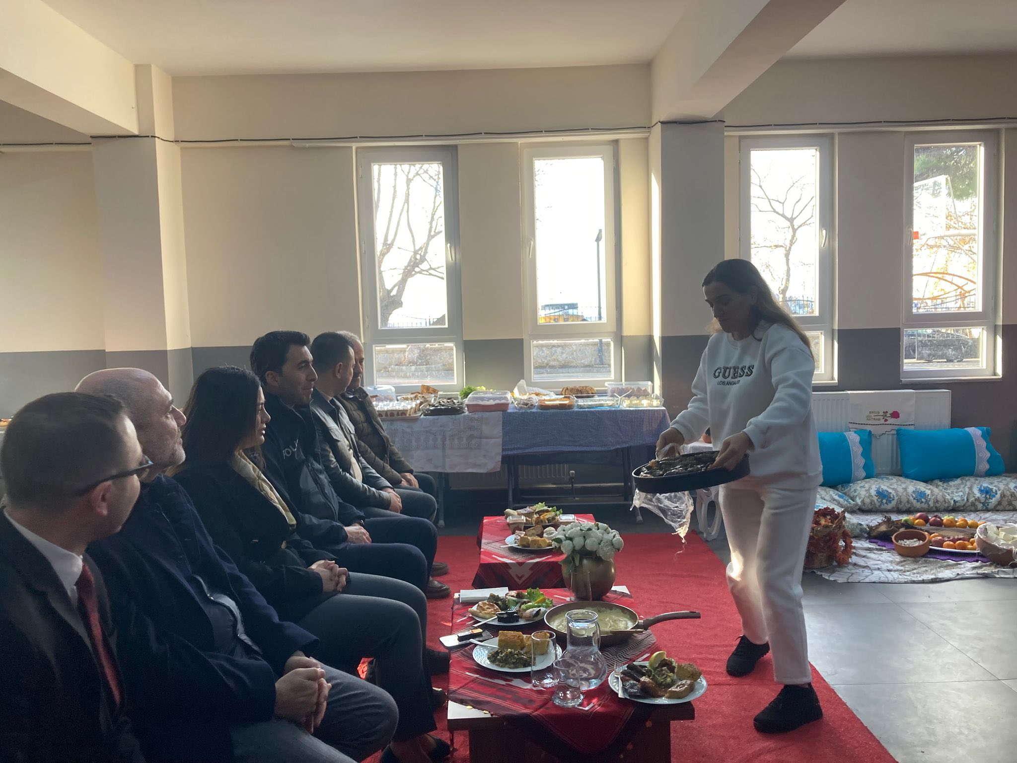 599593530 1243828857778789 8373342694186103935 N