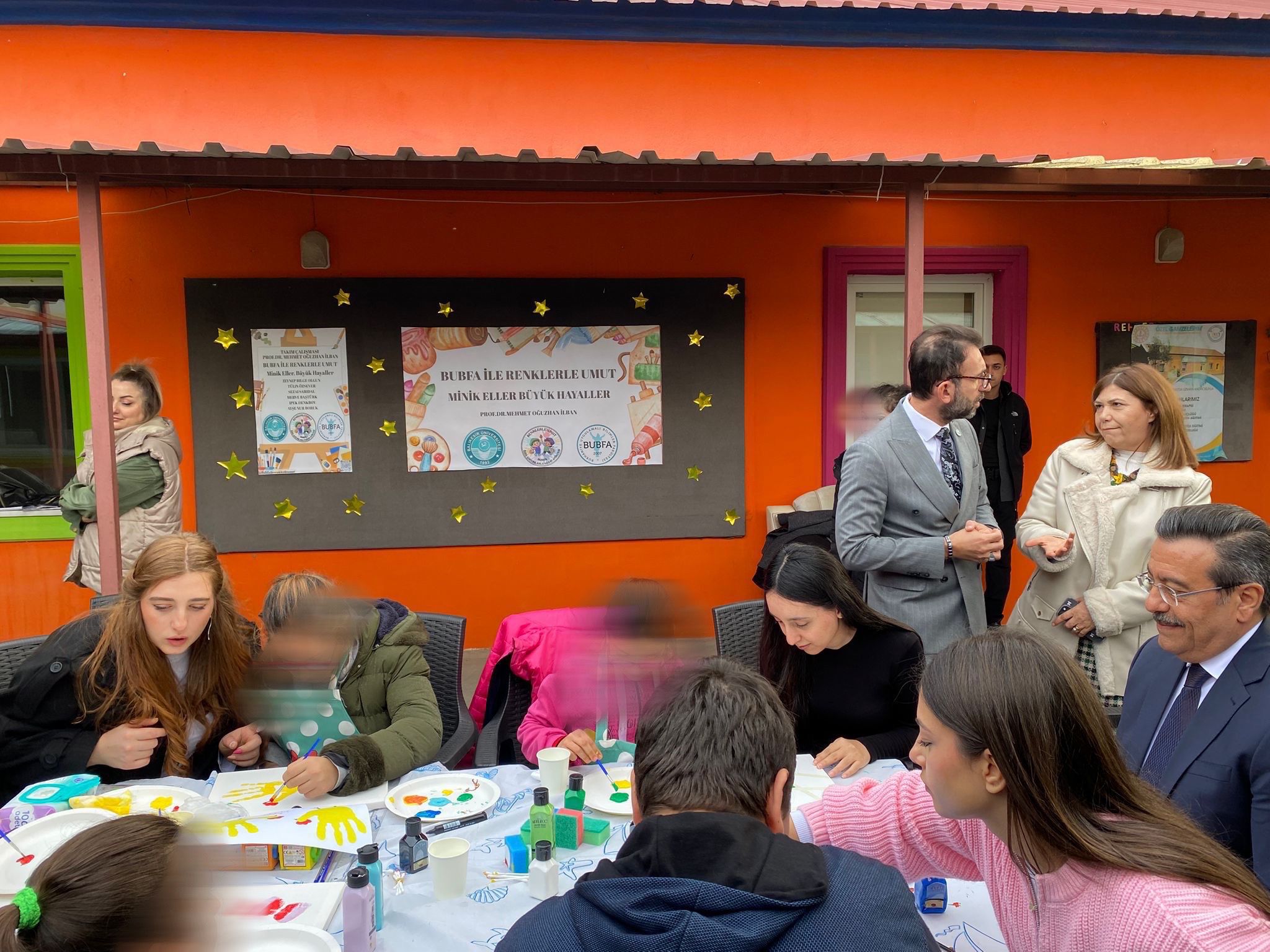 599932872 1298479638975891 1371449153368890502 N