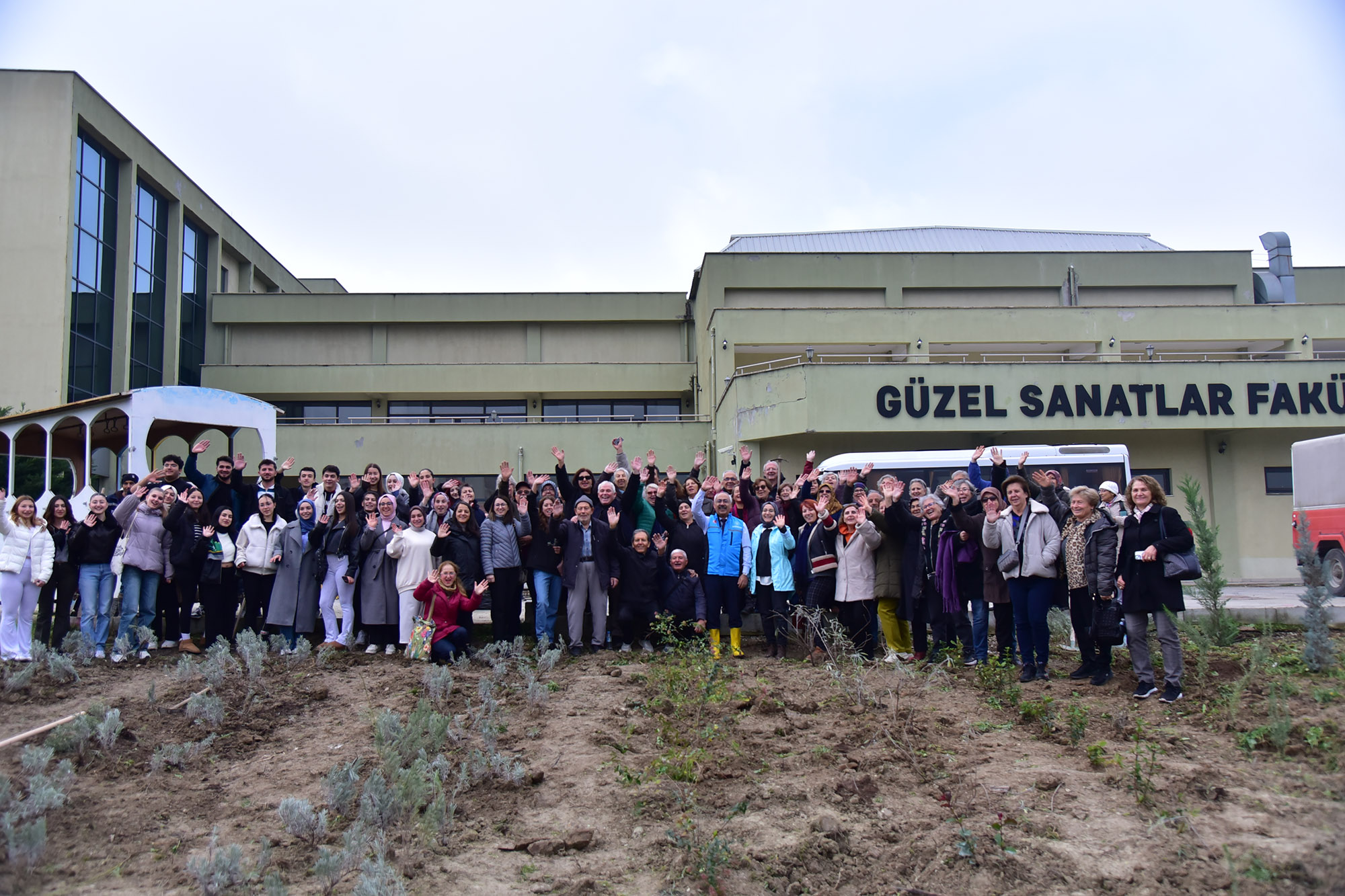 602943972 1303139468509908 2029555019714268922 N