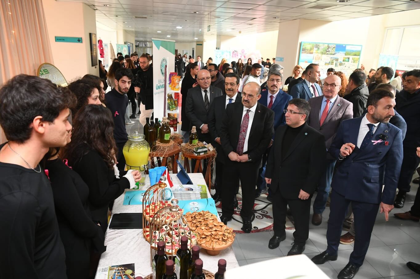 605849262 18318952888222704 4559522664550240681 N