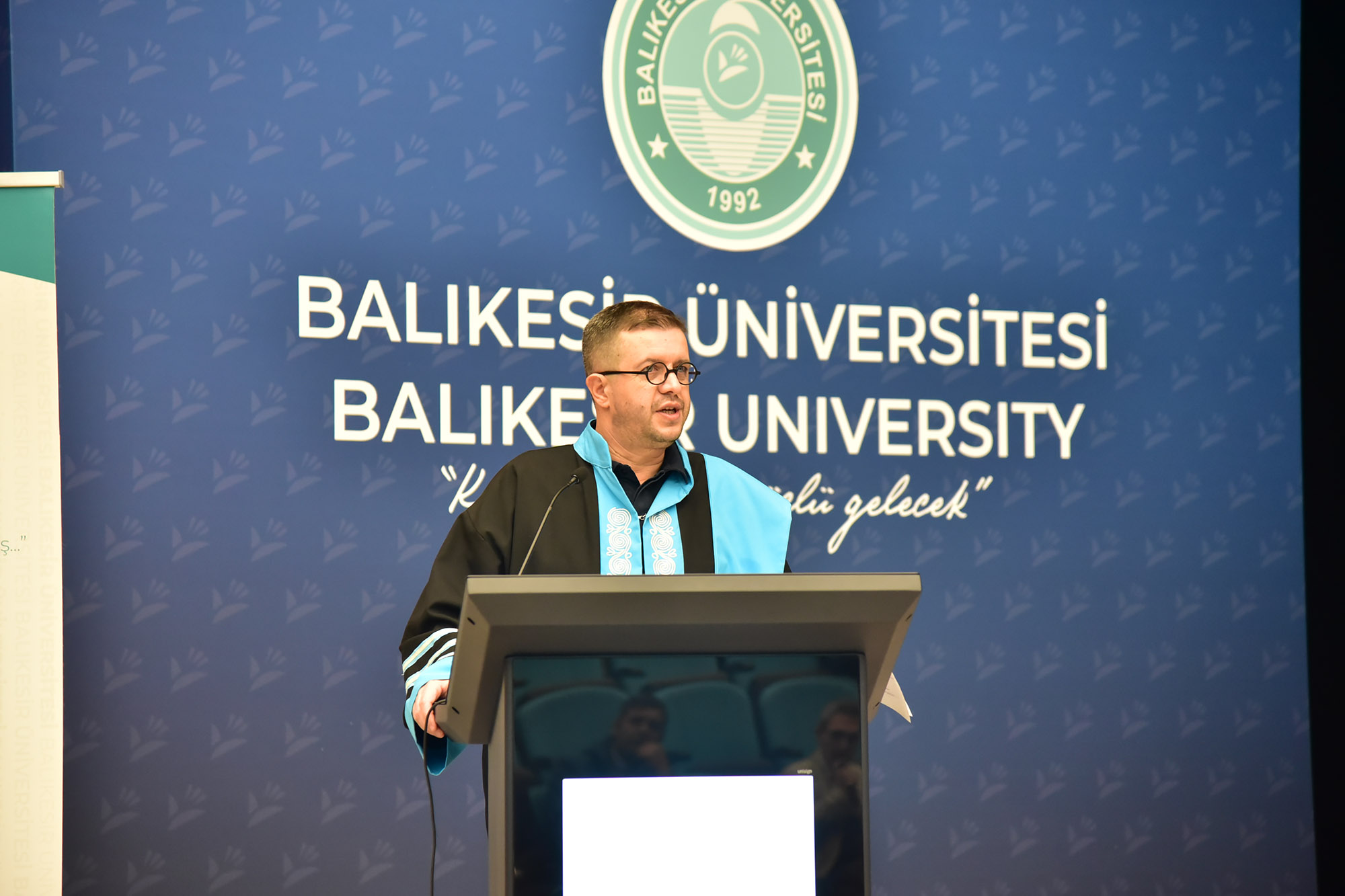 606003927 1309060977917757 2606032333620184777 N