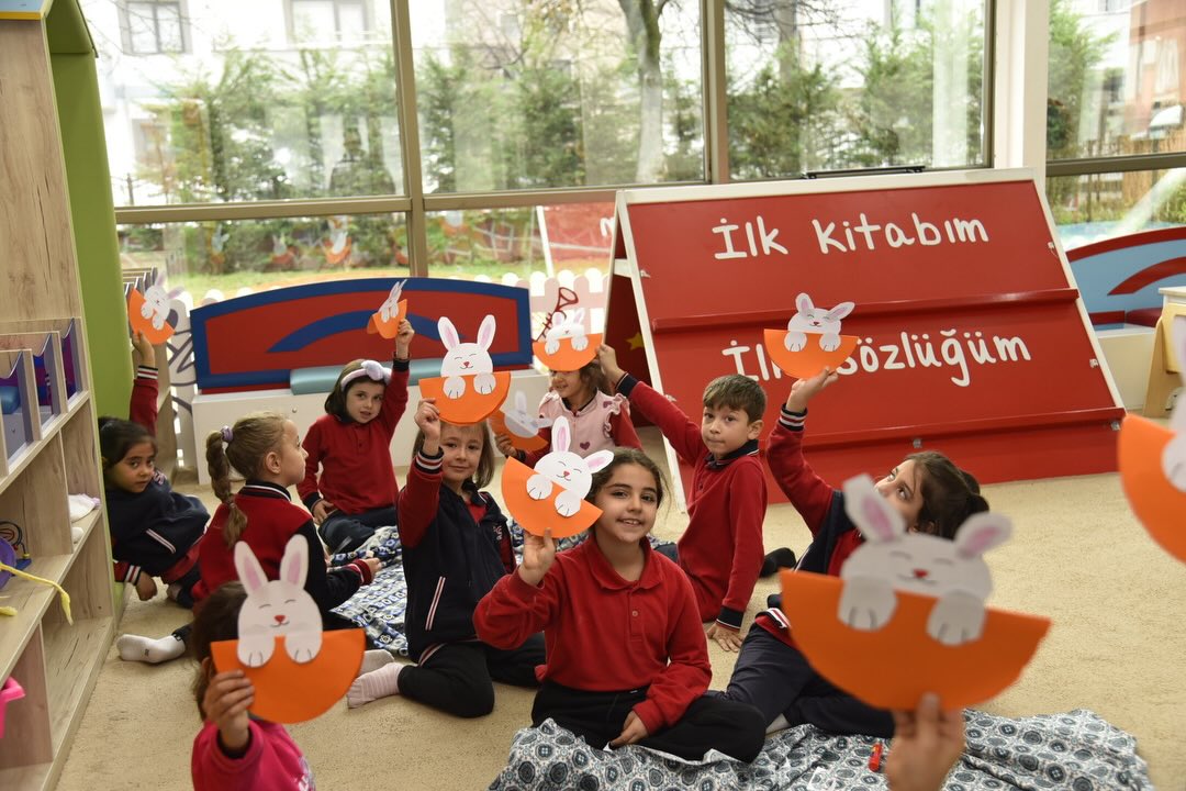 606407563 18504961537079512 2240986163729343059 N