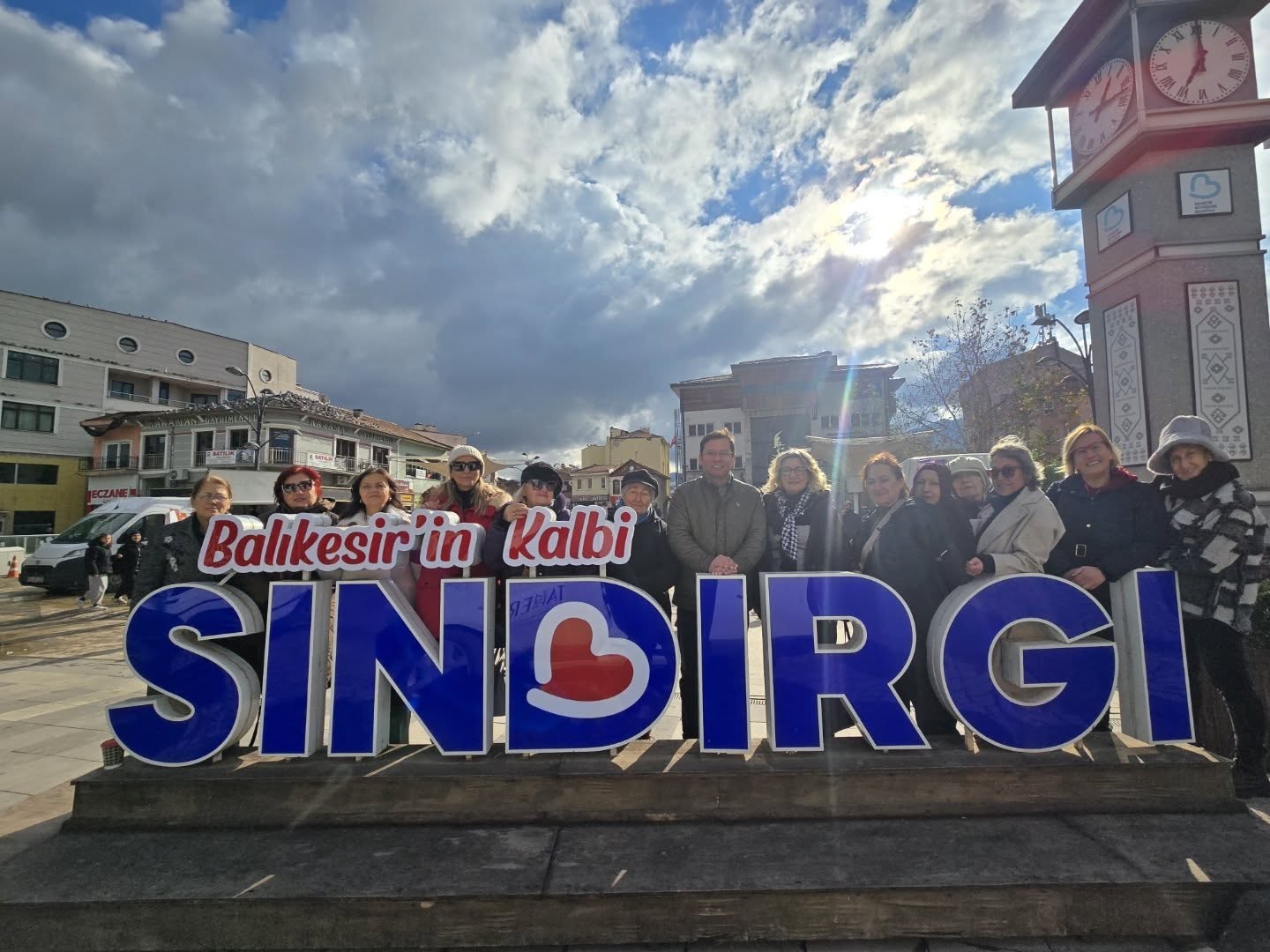 607647219 18539703889030967 3862079591479135643 N