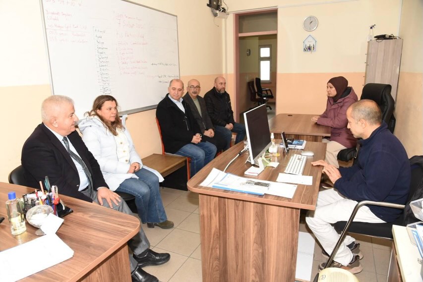 608384121 18052879304677787 6583013243943748921 N