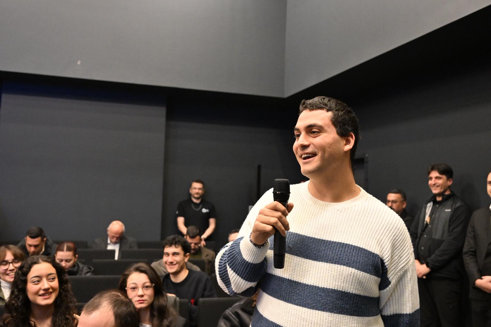 8A97Fcdf 9D15 498F B6C6 9977197Cad4E