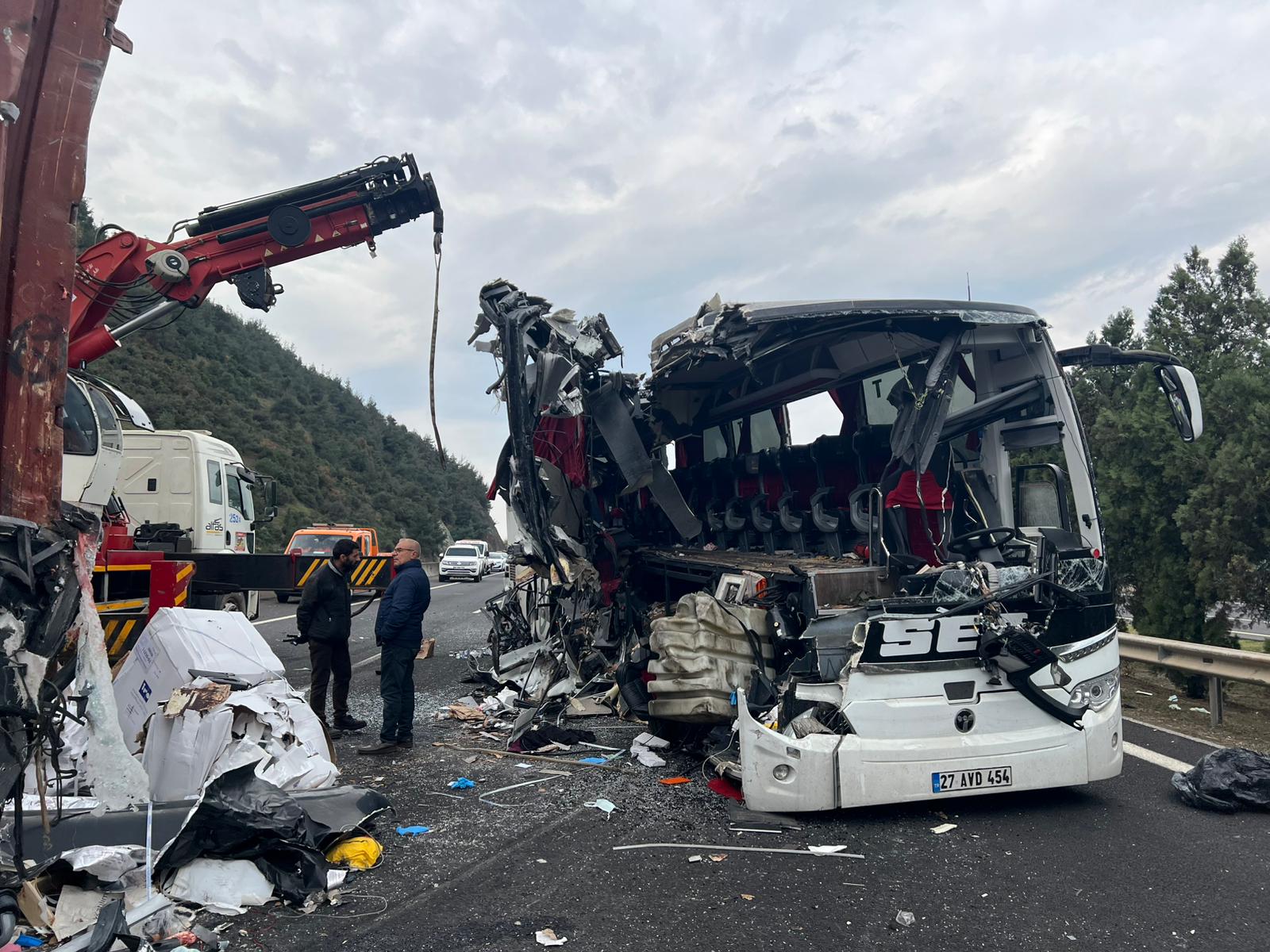 A A 20251206 39905239 39905233 O S M A N I Y E D E Y O L C U O T O B U S U N U N T I R A C A R P T I G I K A Z A D A 7 K I S I O L D U 11 K I S I Y A R A L A N D I