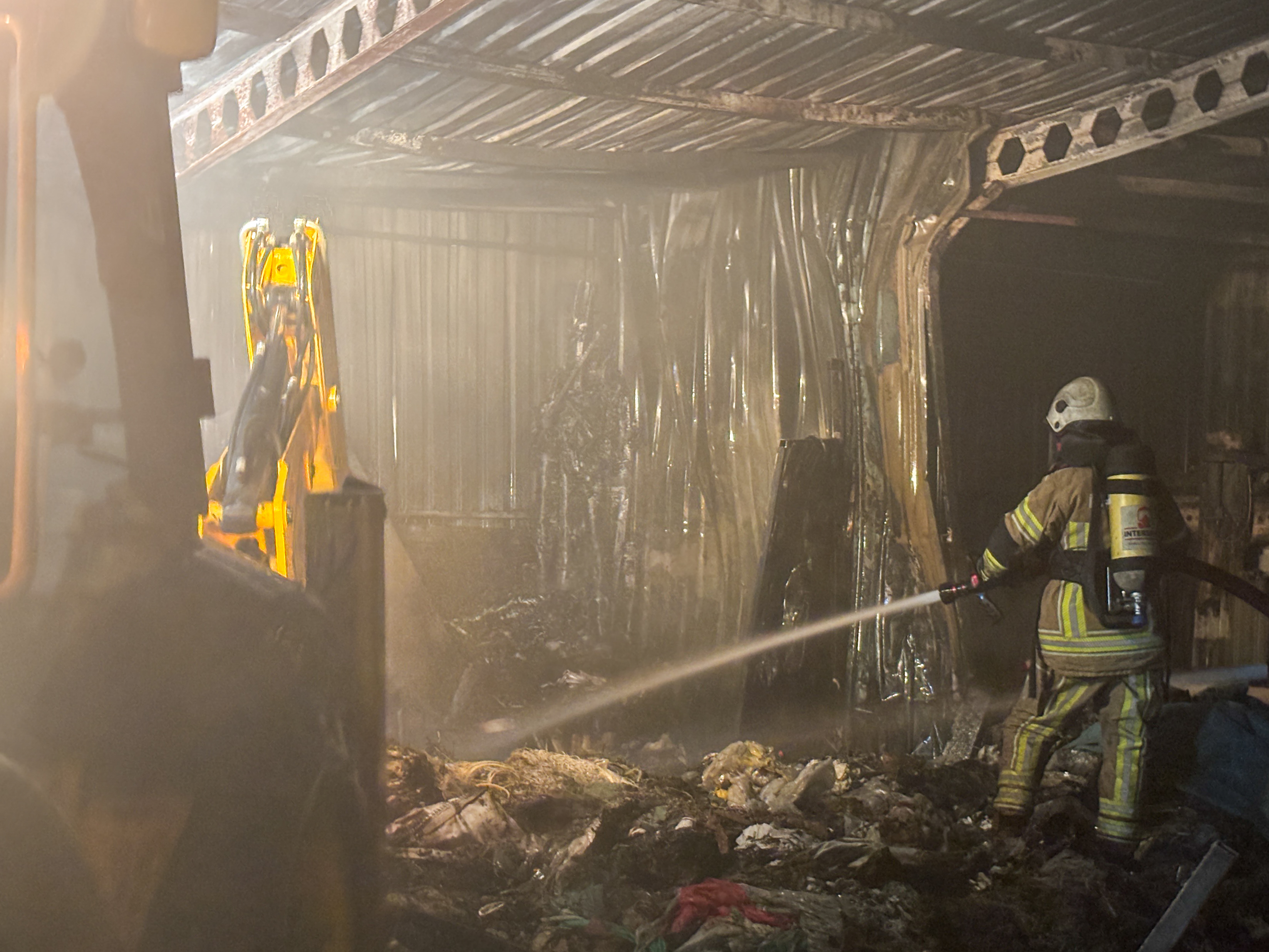 A A 20251210 39949147 39949144 I Z M I R D E K O M P O Z I T M A L Z E M E U R E T E N F A B R I K A D A C I K A N Y A N G I N S O N D U R U L D U