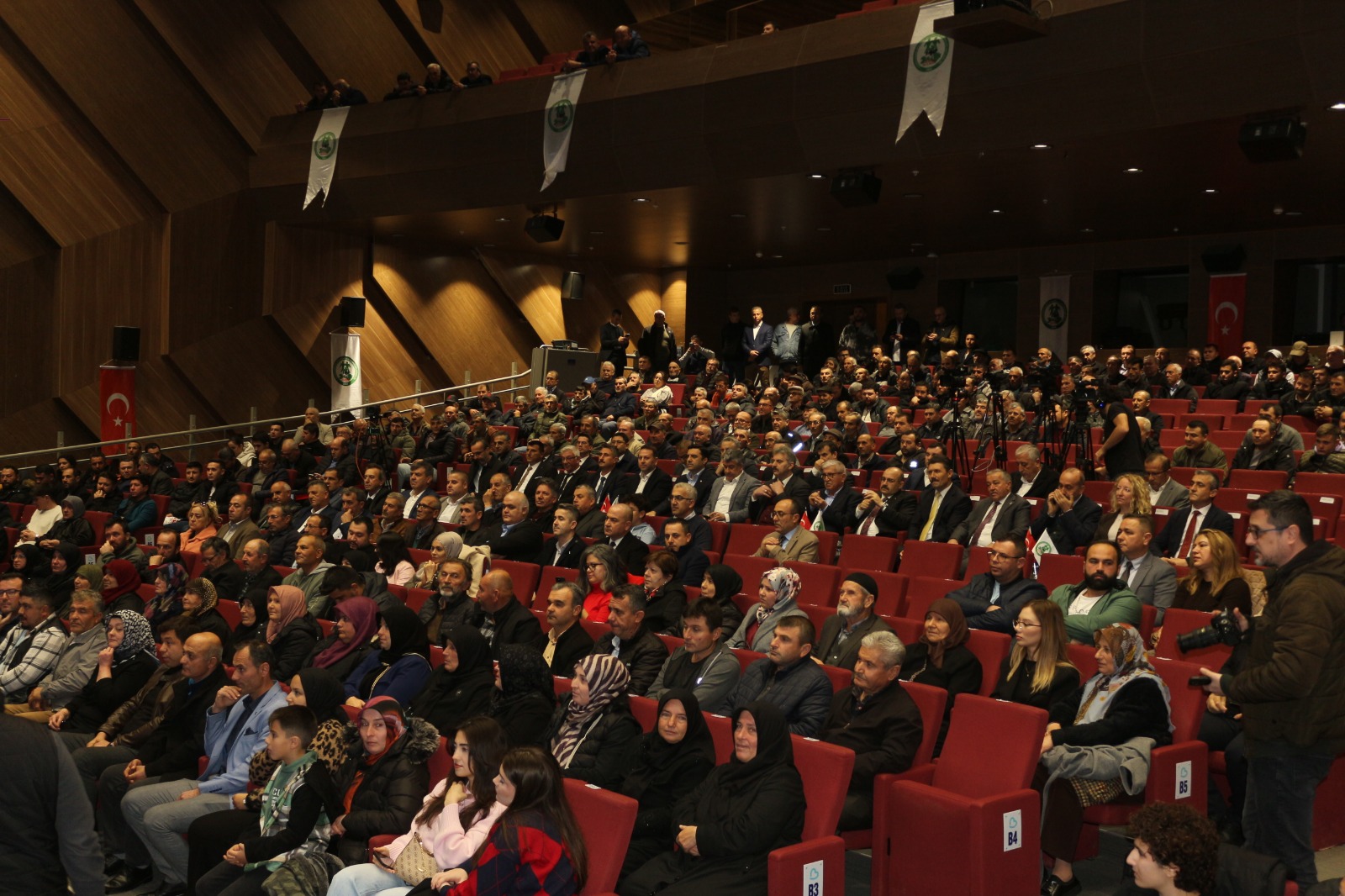 Ae54F2Fd 60D0 492B Bce2 D2A0E71C9556