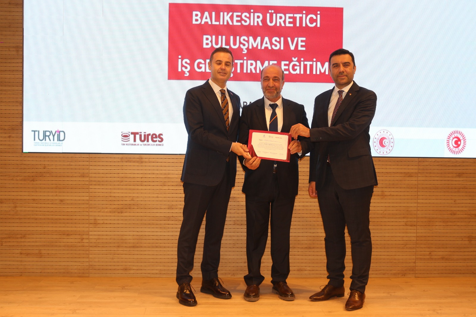 B4376493 A9F3 4607 B07E 97621E50D9Ee