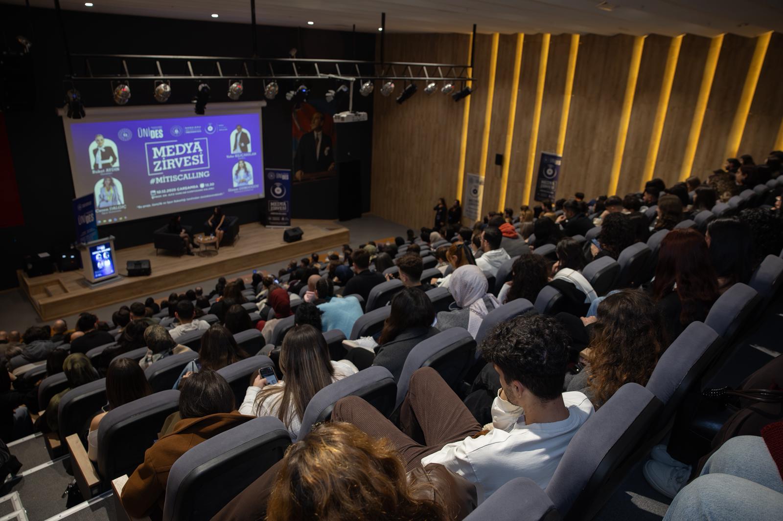 B95317F5 Ab10 Dd0D C268 E89569Ad52B5