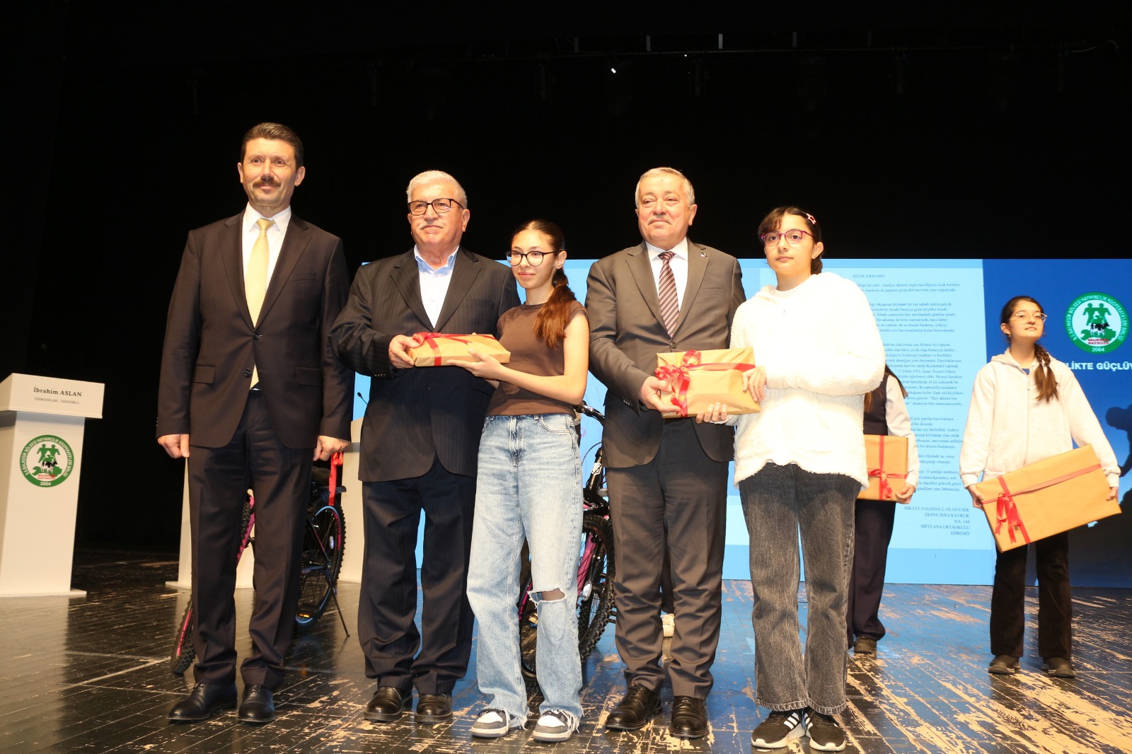 E274Ab78 Dd02 4F1F 858B Bc5701B374A0