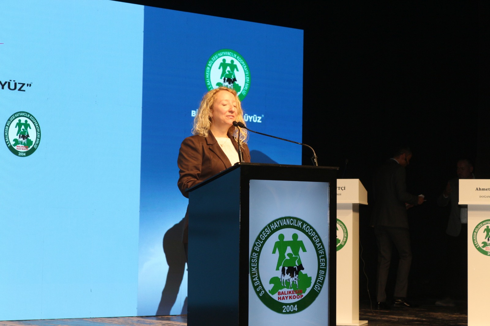 E967B922 62D0 4F22 B25B 7E738Ad0A946