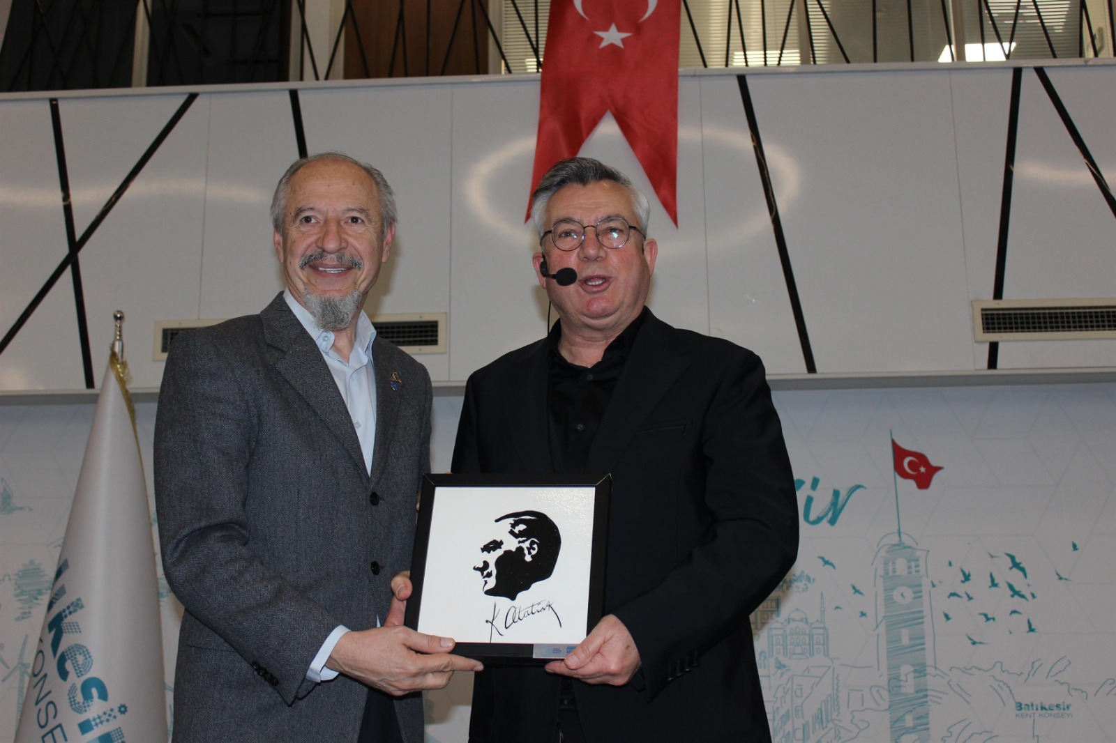 0E9B8520 9Acc 4652 9846 9B7B751Ce4Bb