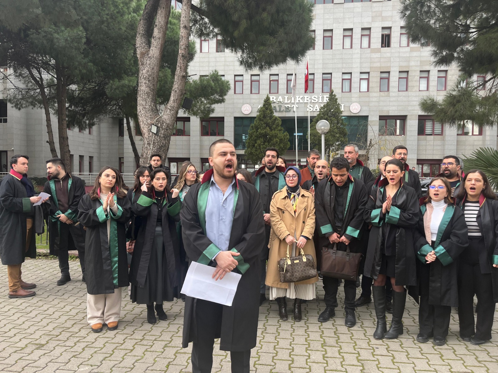 39Cce645 7046 4C4B 8Bd1 D8Cbe019F132