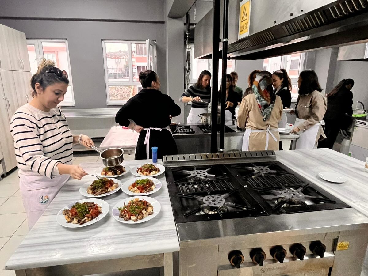 610663903 18053817392677787 5030607173319243009 N