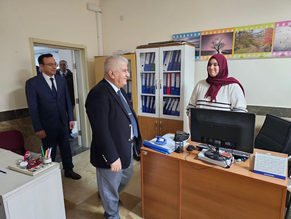 610768400 18053500400677787 3926895203774652179 N