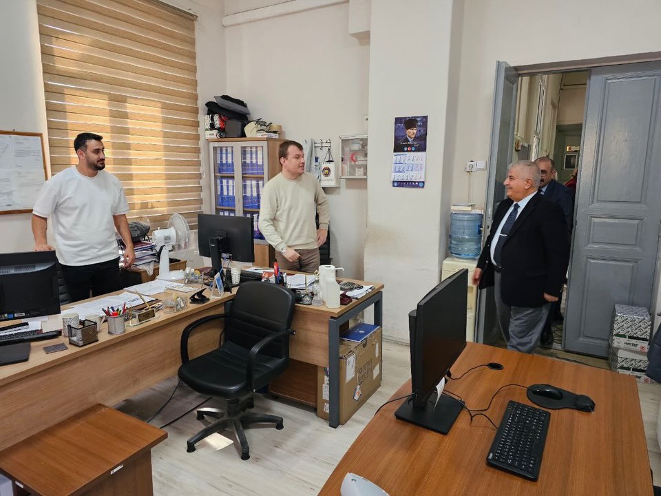 610773660 18053489225677787 2031523043908828227 N