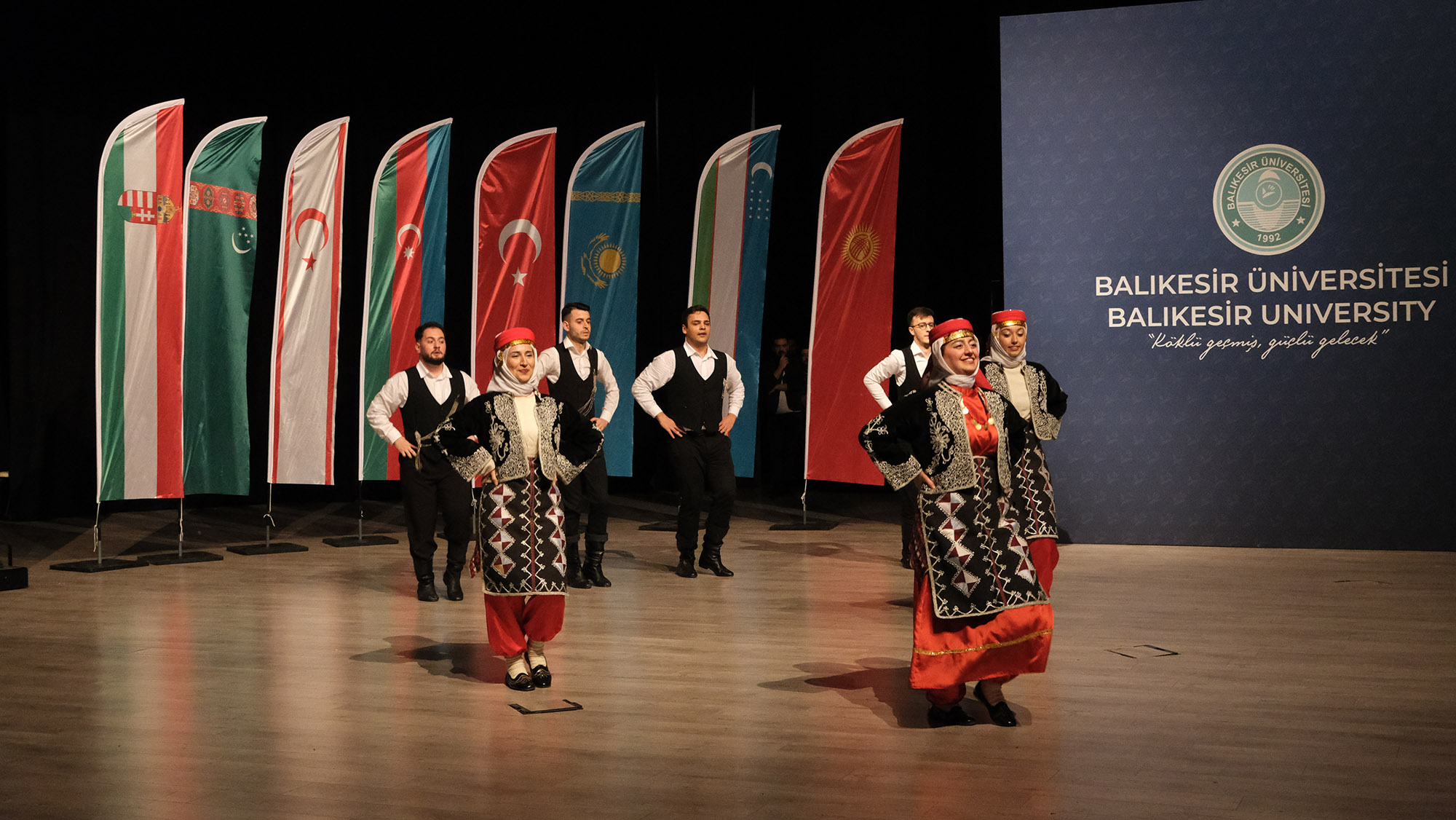 612188551 1315254797298375 1413884886938891124 N