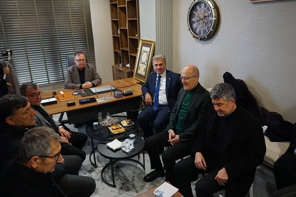 612696128 912968784730115 1661783997672367991 N