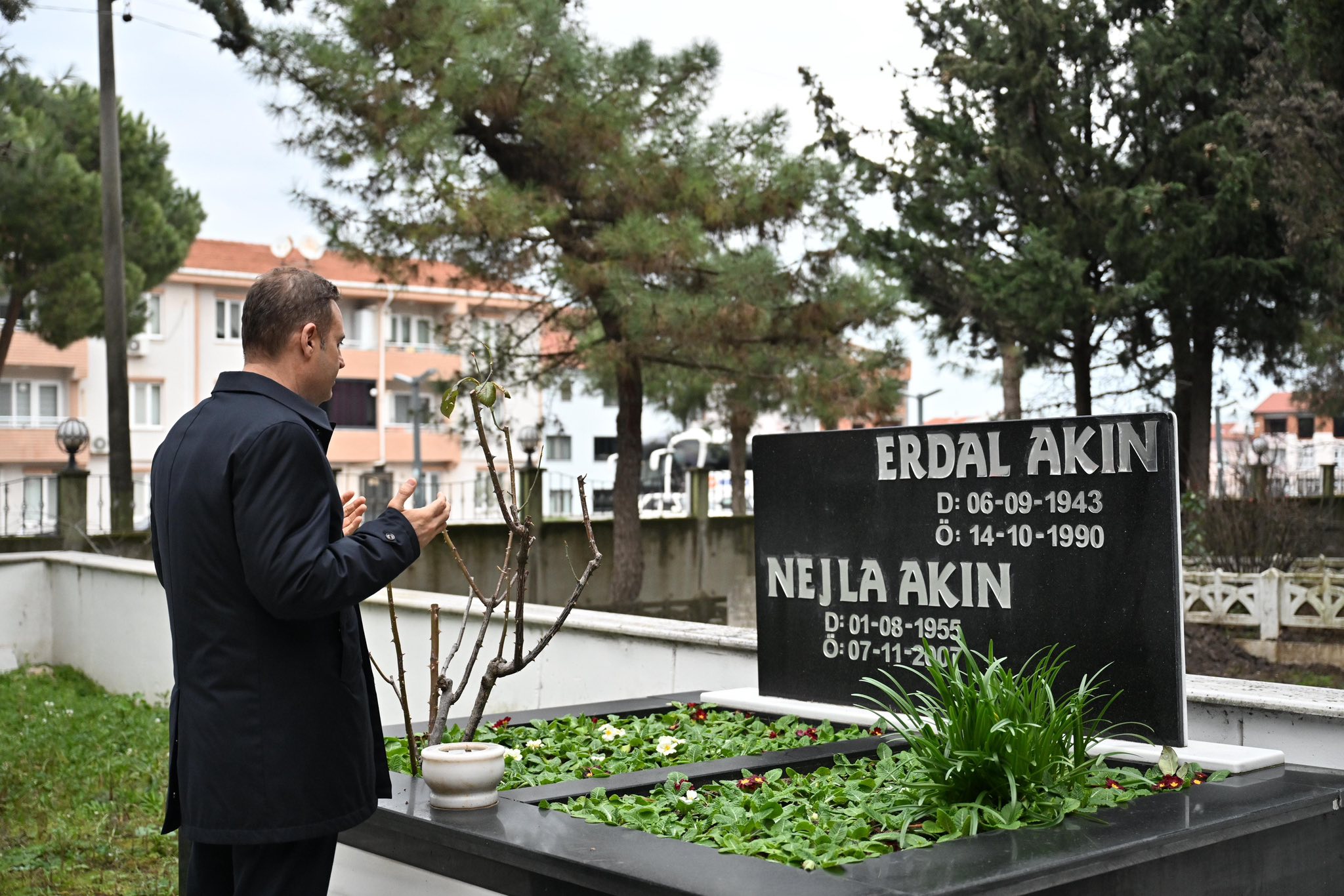 615243532 1425028295645995 1737497586704697885 N