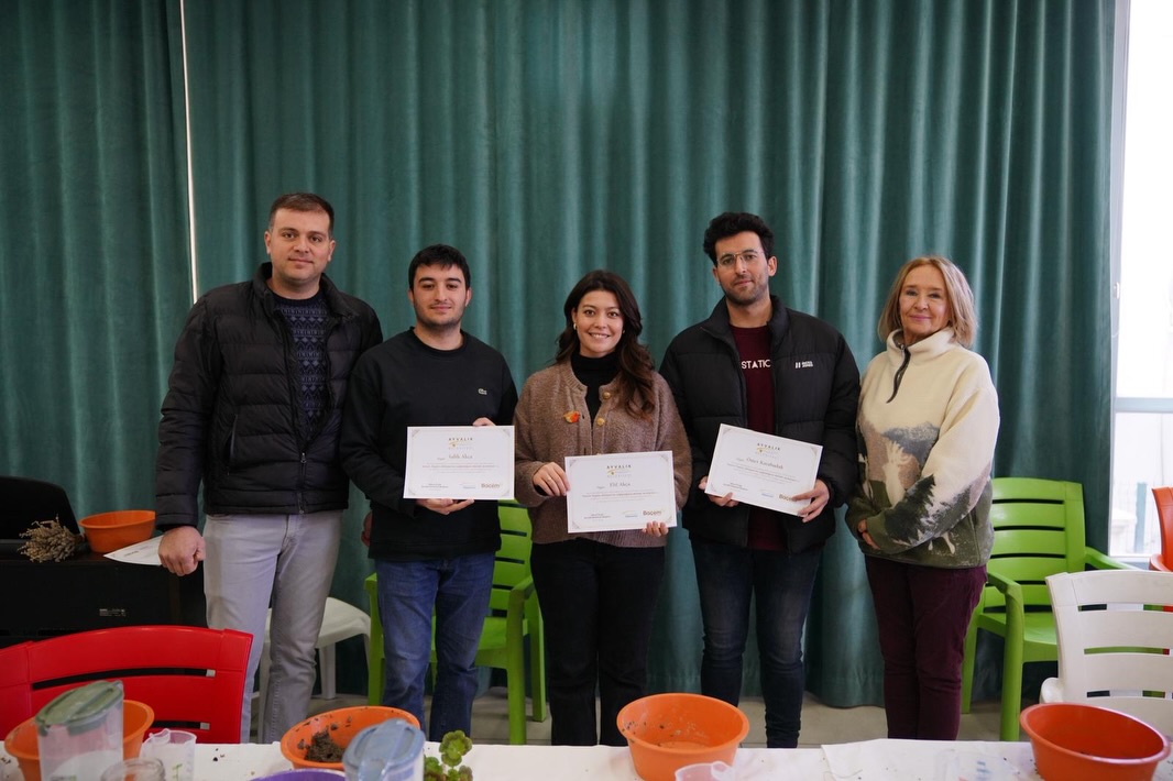 618585861 18524421559064151 3987866774806059803 N