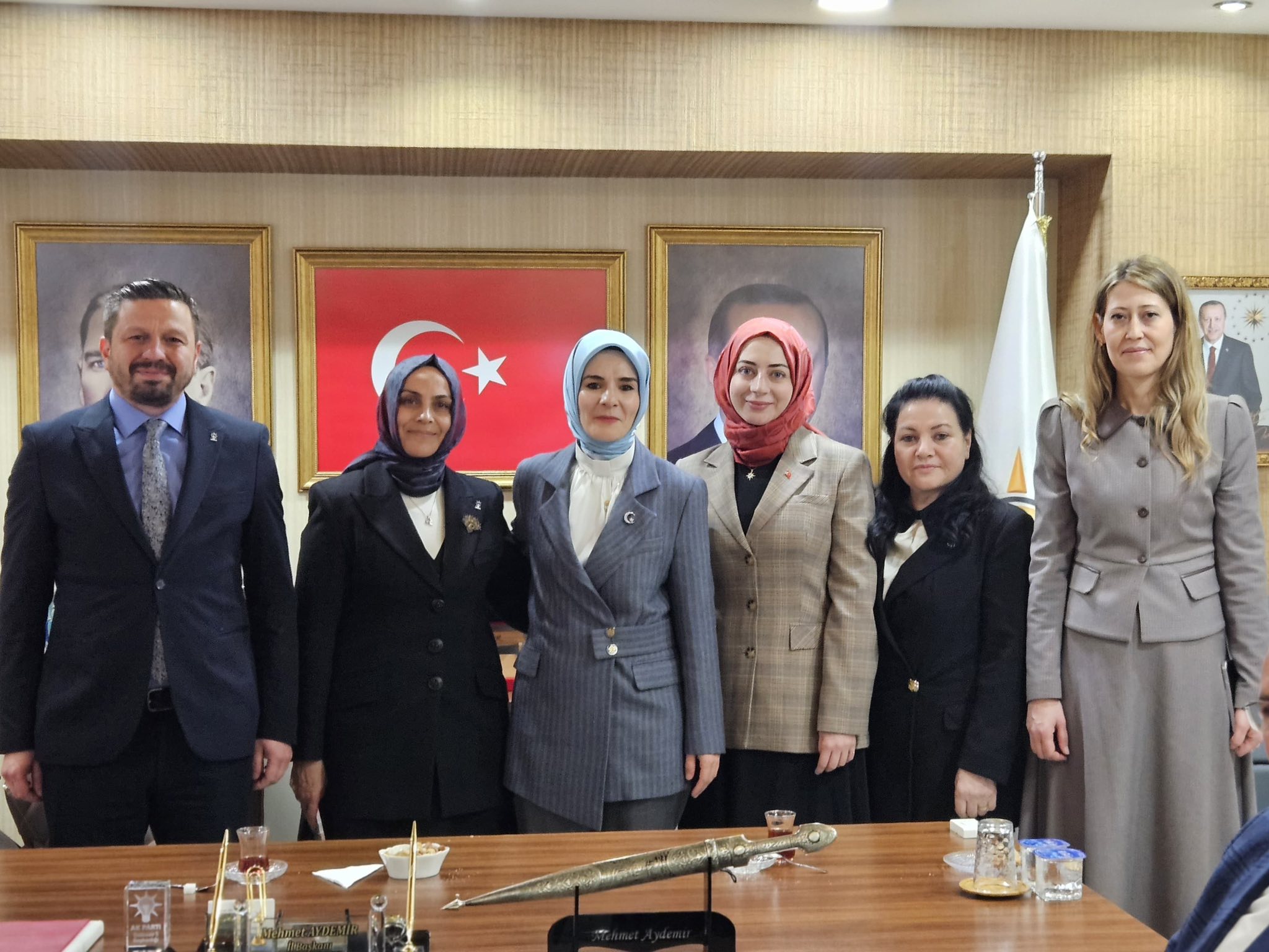 619274661 833224799720847 3223406250579470269 N