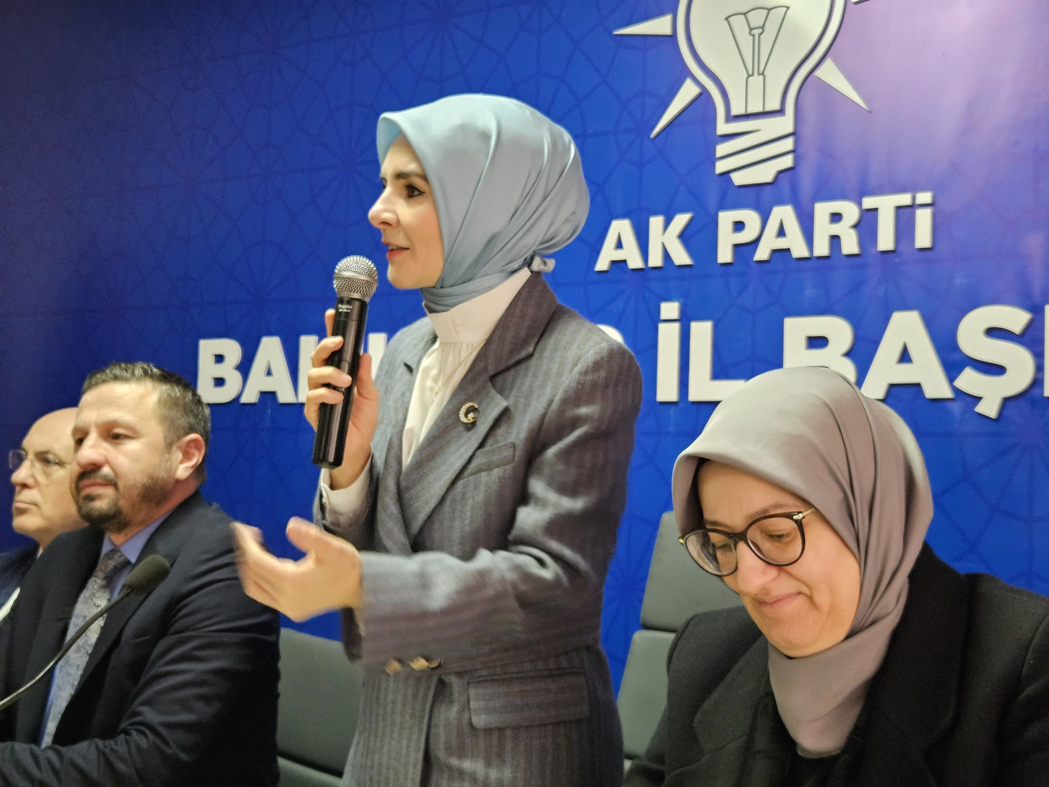 621672672 833234509719876 7233834683434604806 N