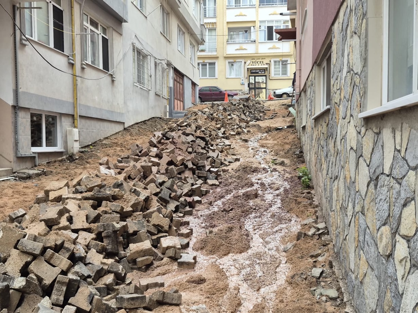 623083391 18344987293225400 338692276451168256 N