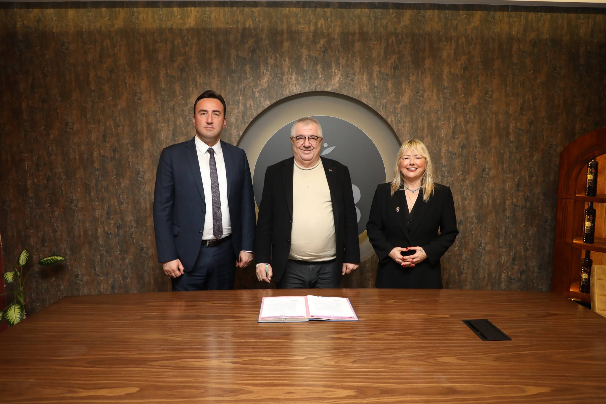 624143748 903131982077828 3288923526106401070 N