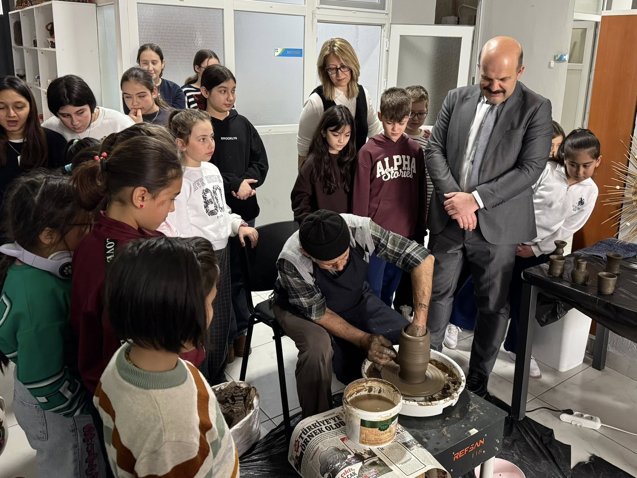 624211417 122210336936335762 5000553848526311118 N