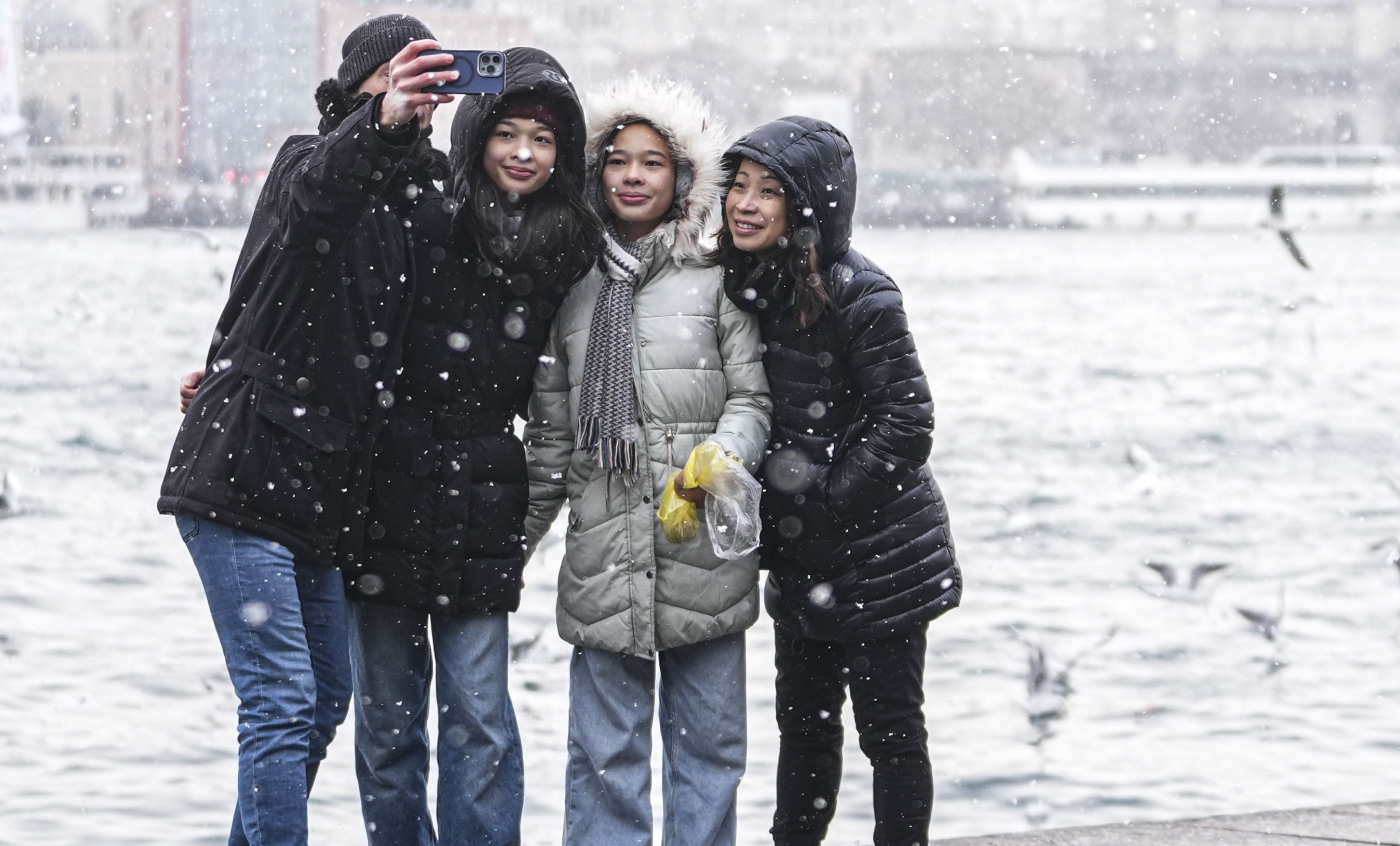 A A 20260101 40134322 40134316 I S T A N B U L D A Y E N I Y I L I N I L K G U N U N D E K A R Y A G I S I D E V A M E D I Y O R