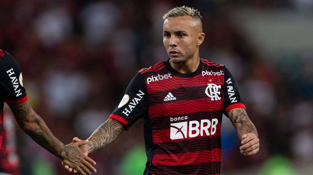 Everton Soares