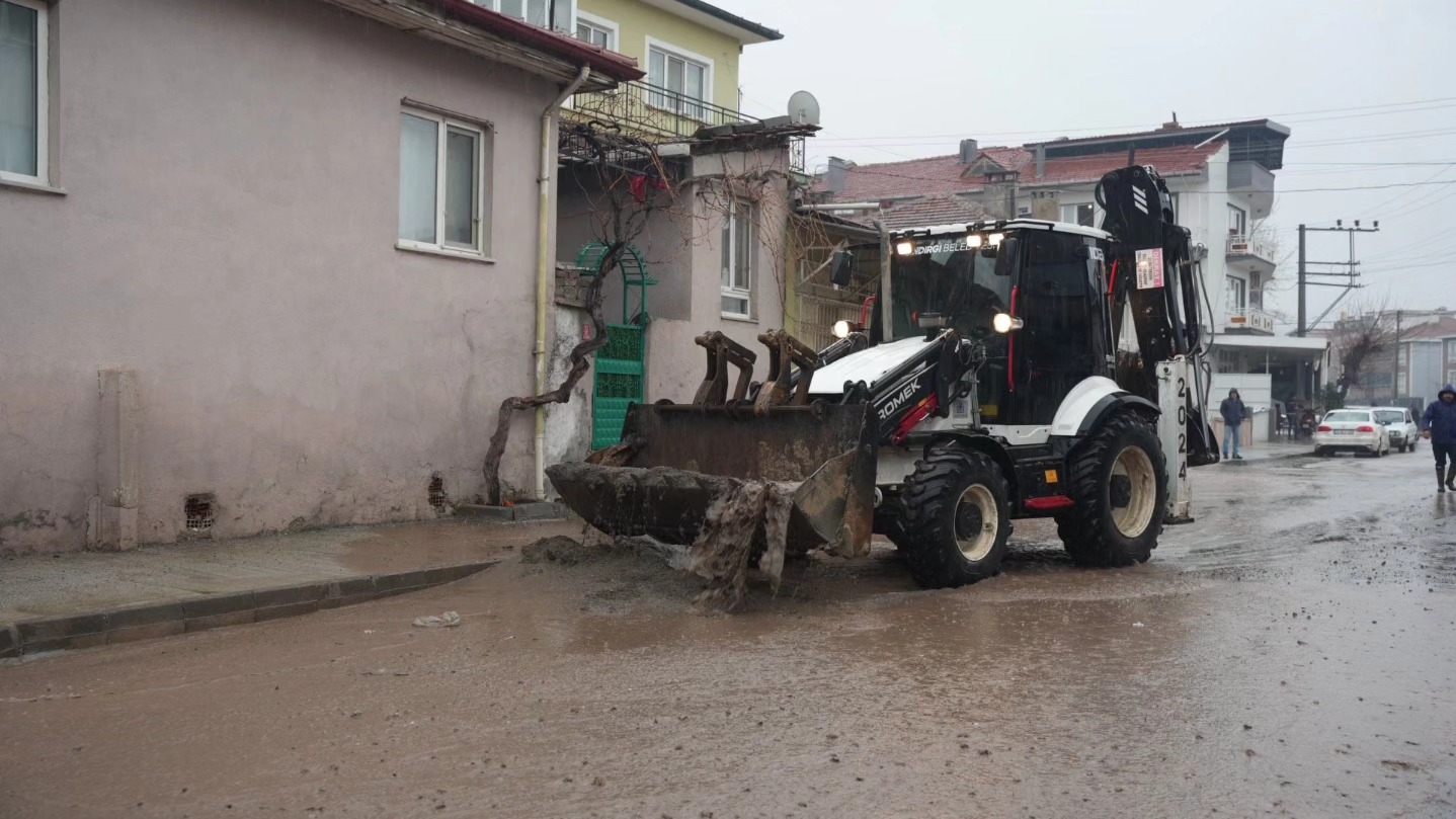 627341878 26002138109424160 836846109633916113 N