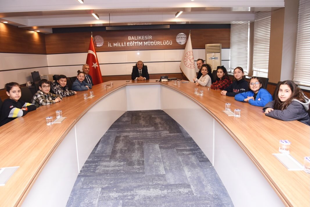 630381805 18058298777677787 1979152599522362043 N