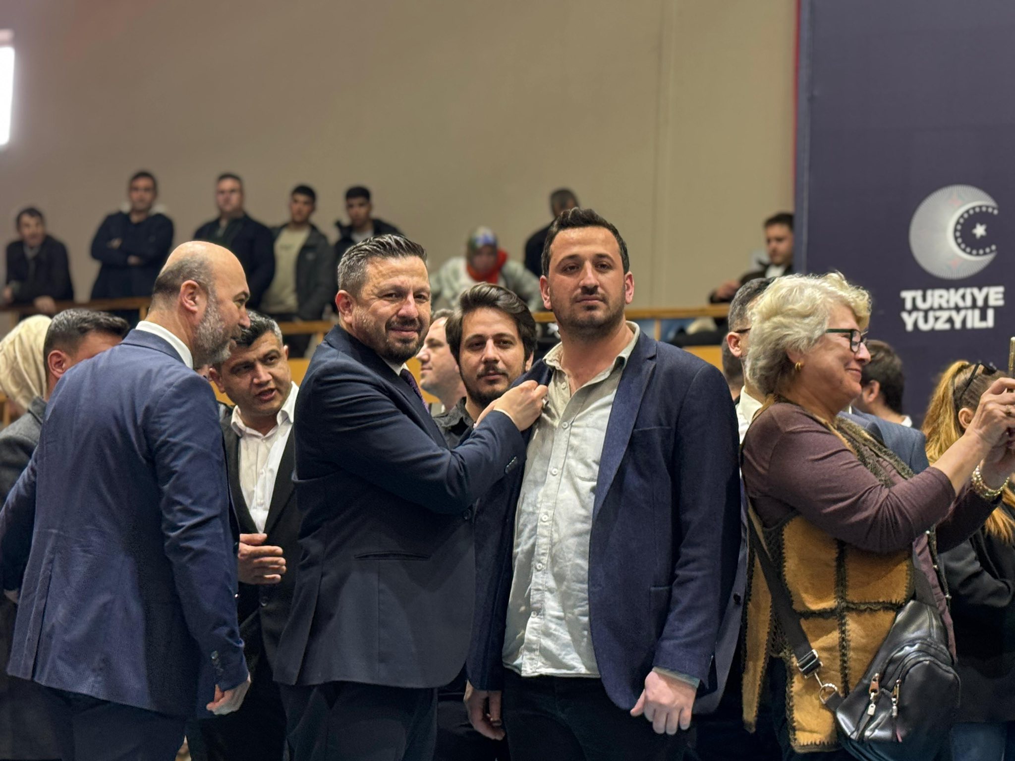 634736341 851847894525204 5990764648769950169 N