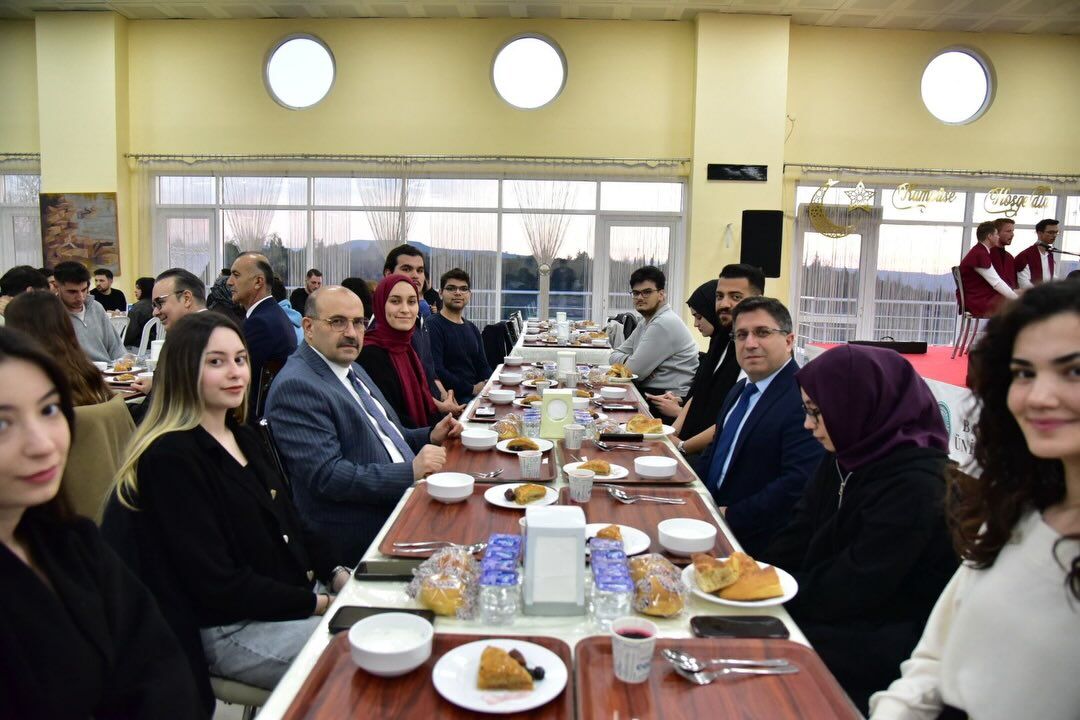 641079952 18303995134286002 5458467826506721903 N