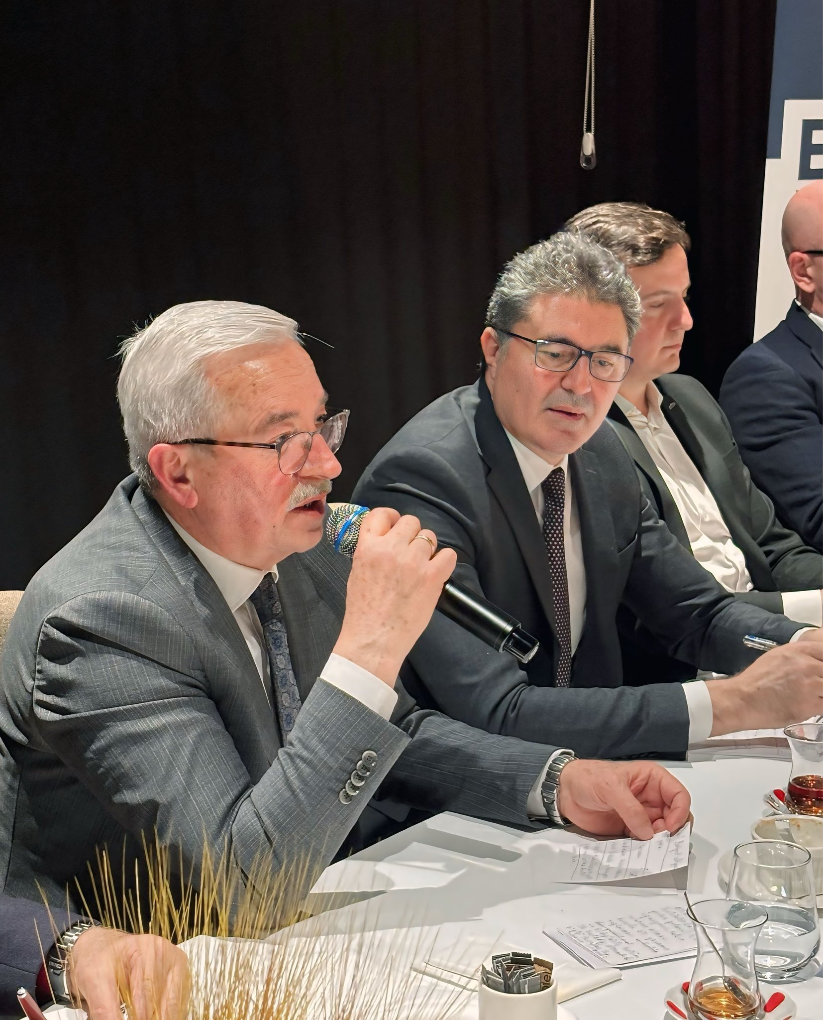 641327583 1588596826642395 3817071570855612085 N