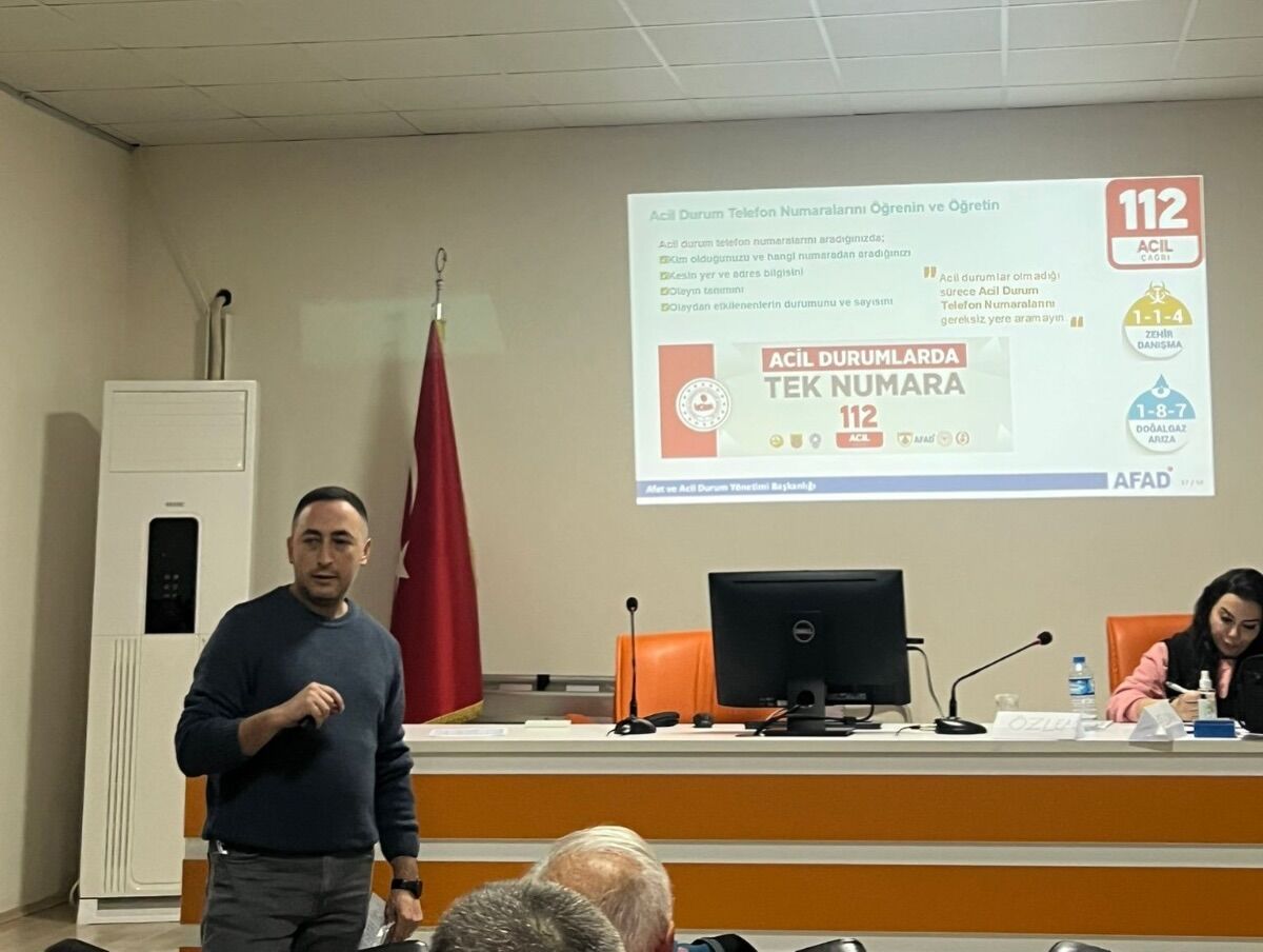 641639103 18348251911225400 3777863341156892755 N