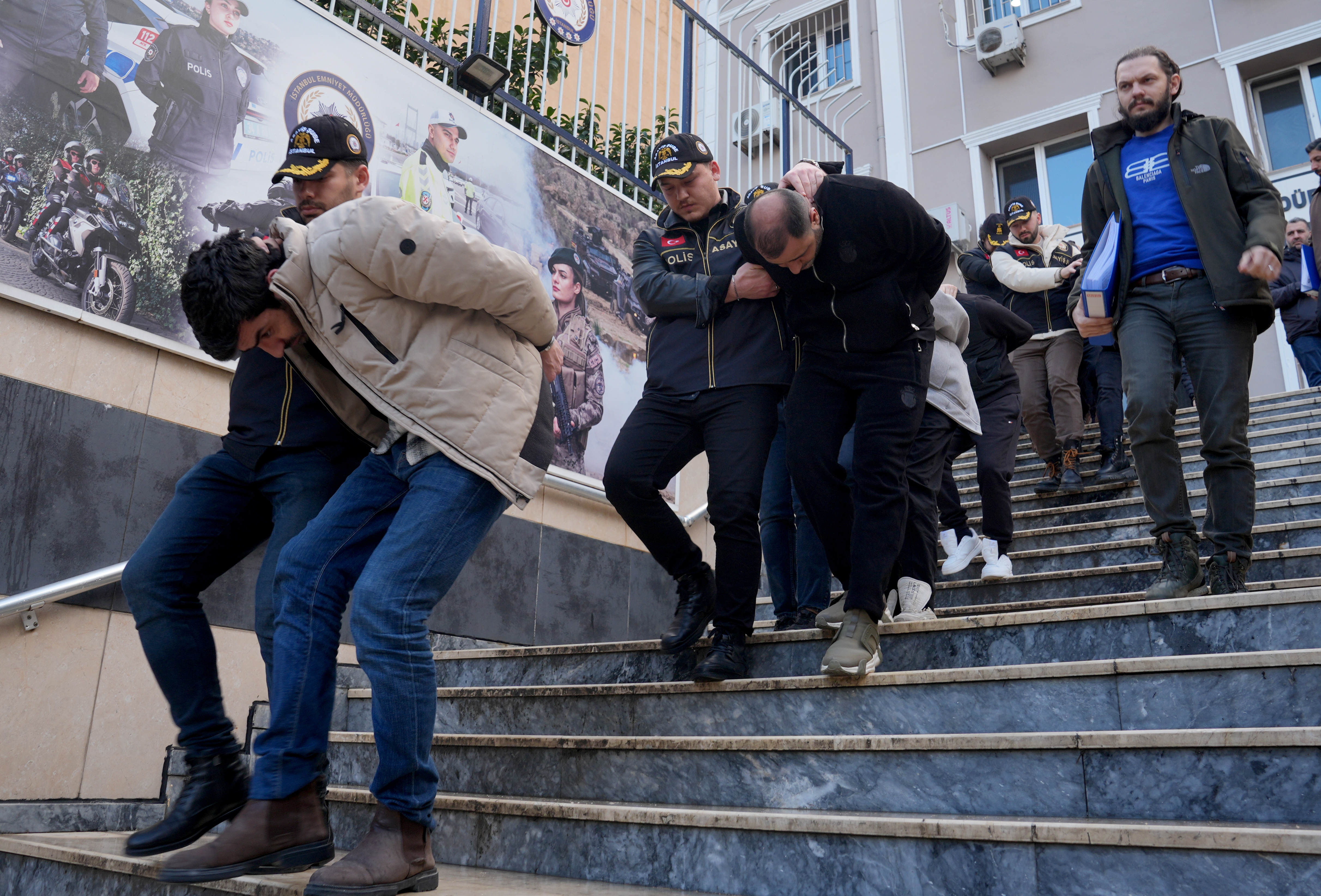 A A 20260217 40578286 40578283 I S T A N B U L D A O T O P A R K T A K I A R A C L A R D A N 30 M I L Y O N D O L A R C A L I N D I G I I D D I A S I N A I L I S K I N 11 Z A N L I A D L I Y E D E