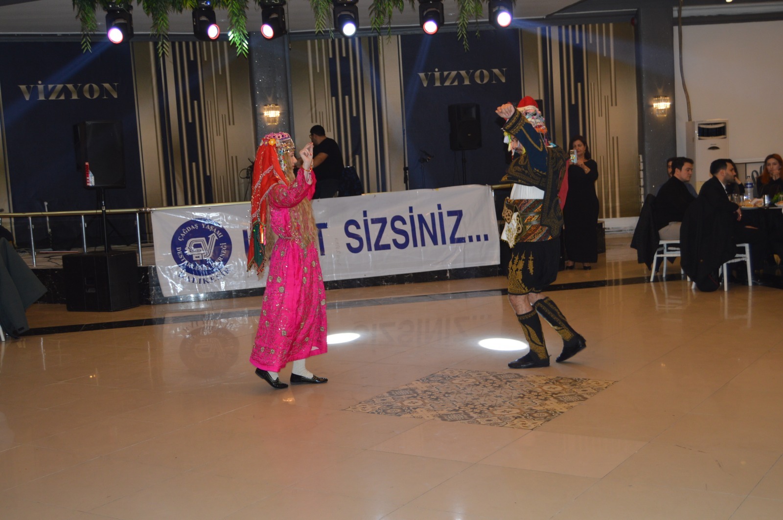 A996317C 41Ed 4144 Ab4D F80304F8456C