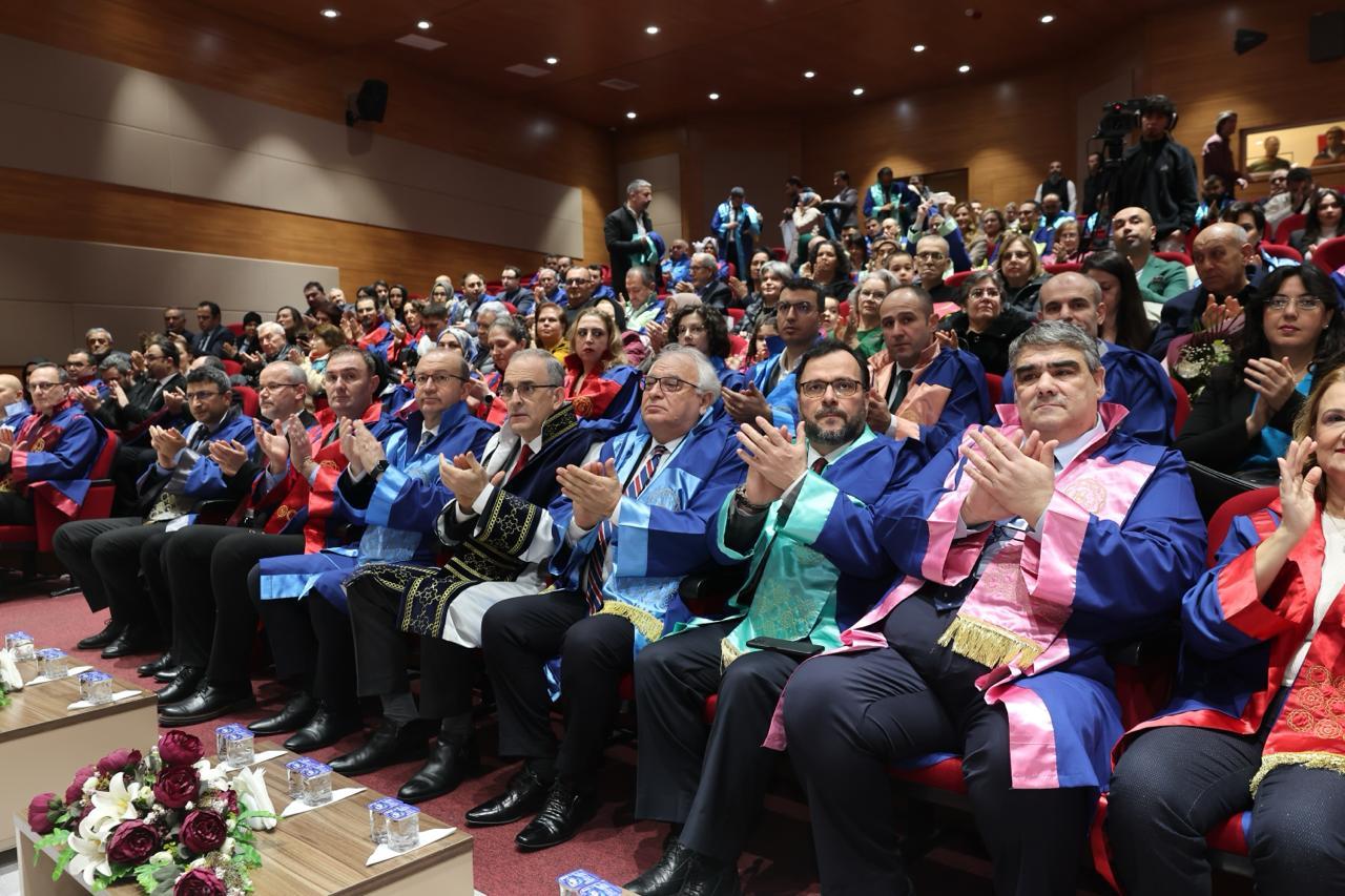 F7043687 6F69 3C44 Eae3 B8B3D579D123