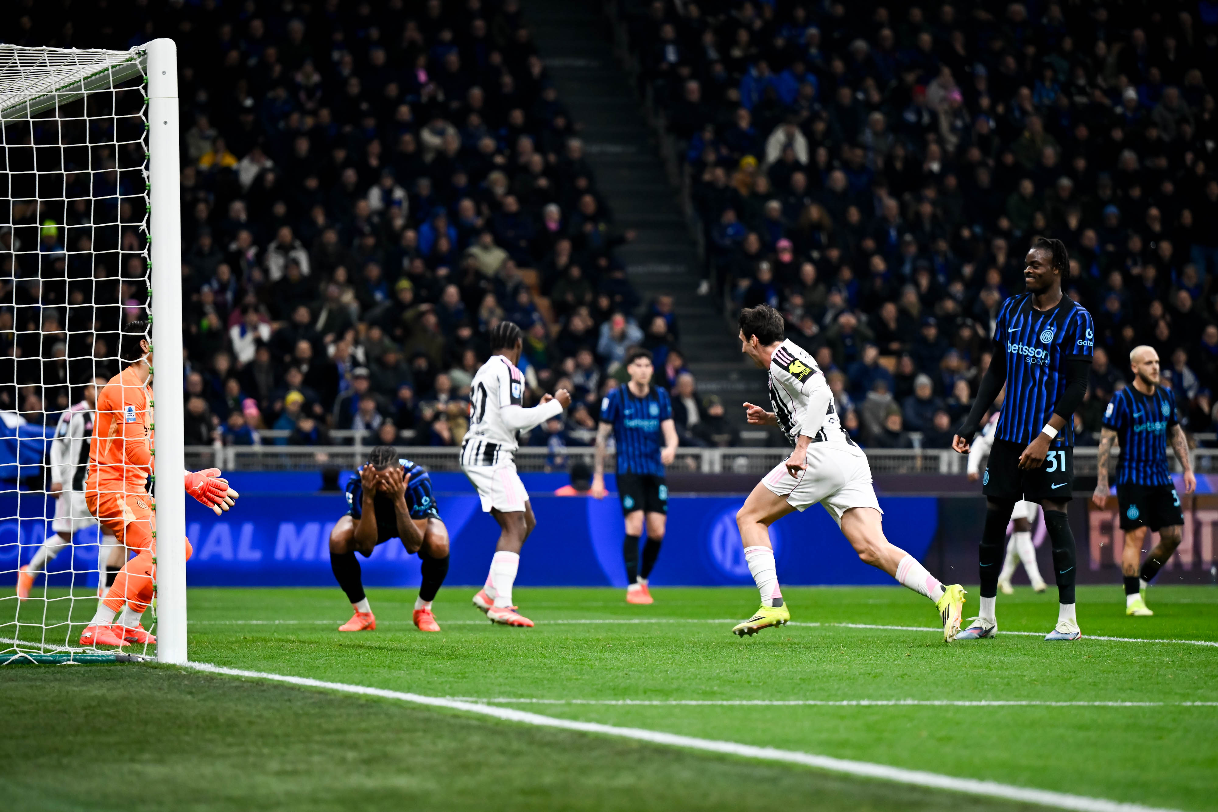 H B J Rh1 W W0 A Ax0 O E