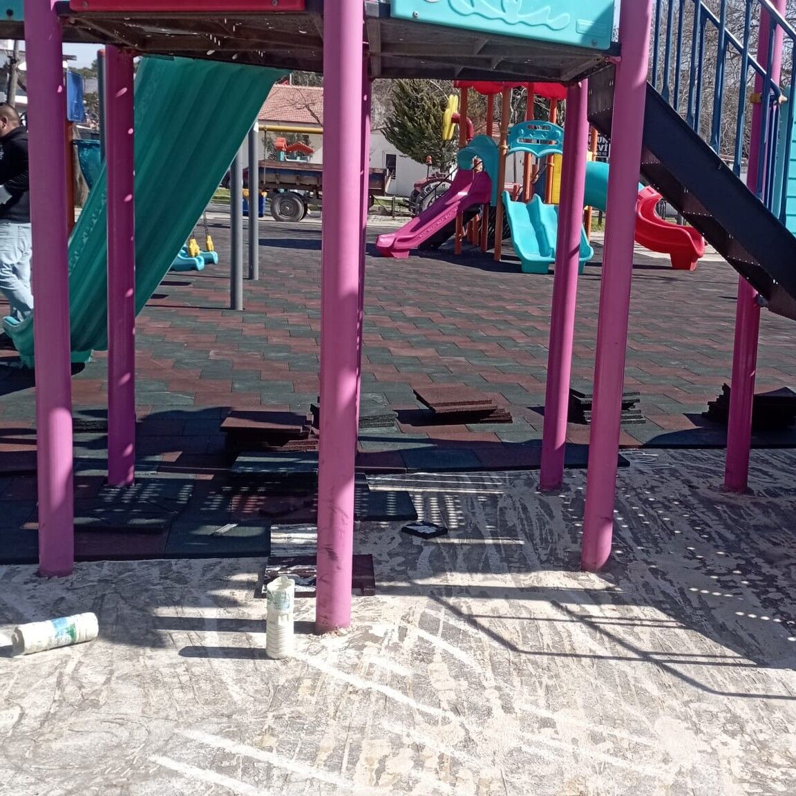 651790703 938675865190106 483705541603643124 N