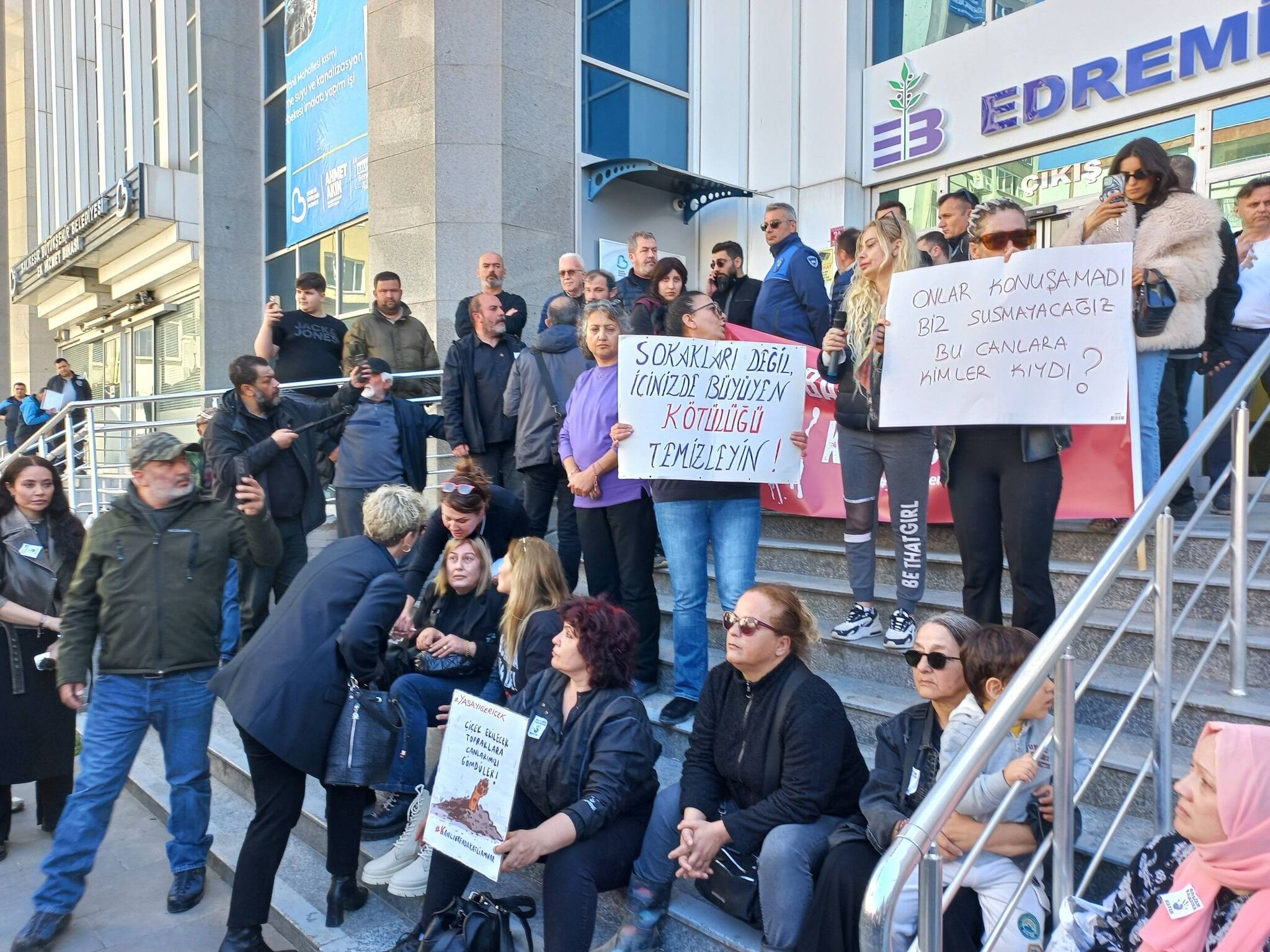 657140223 943994825043857 3456768551189534491 N